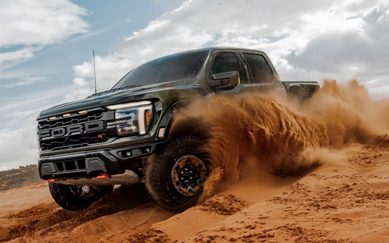 Hands-Free Highways and Onboard Power — Why the 2026 Ford F-150 Fits Busy Days around Palm Beach Gardens, FL