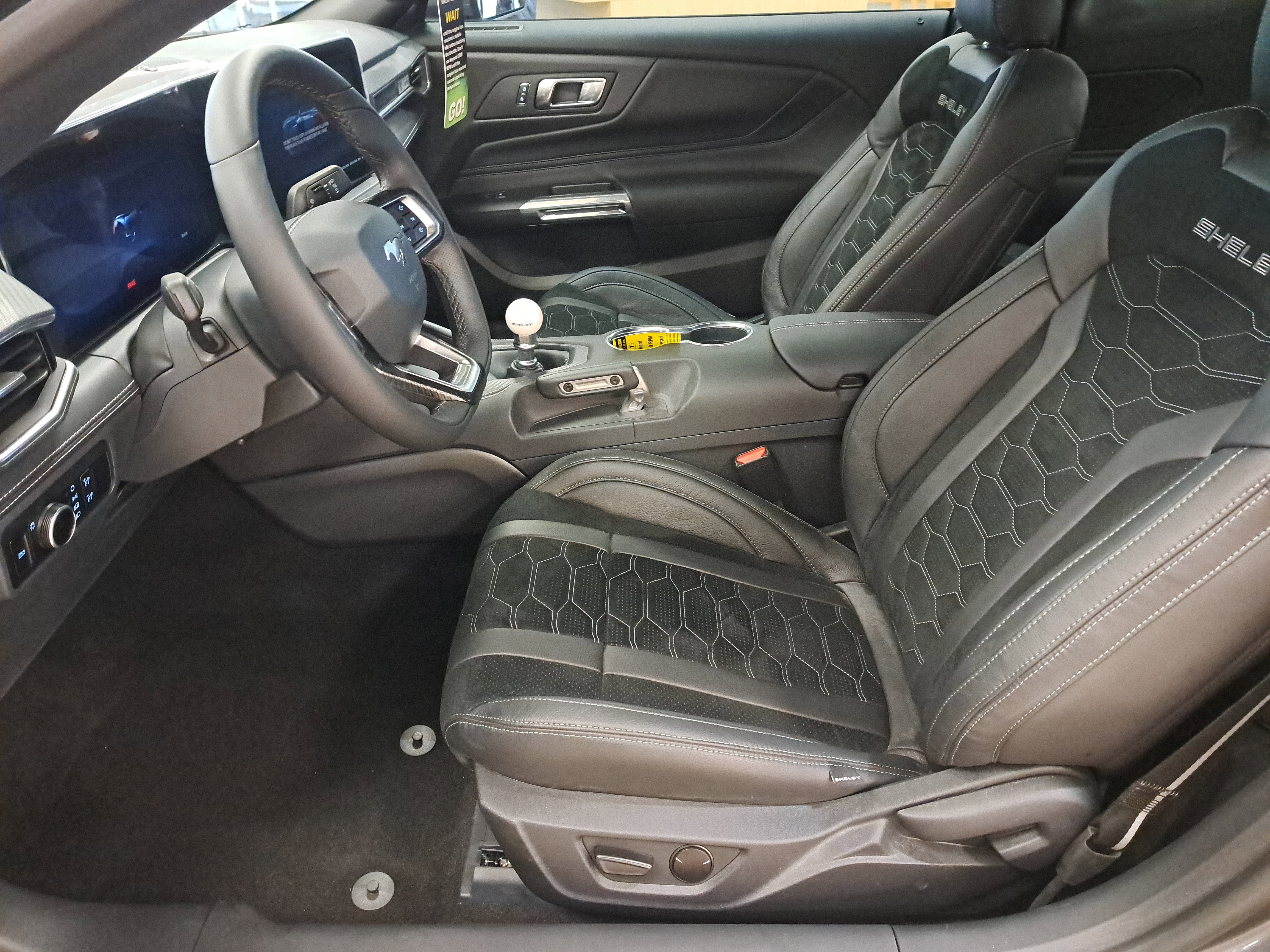 2025 Ford Mustang Premium