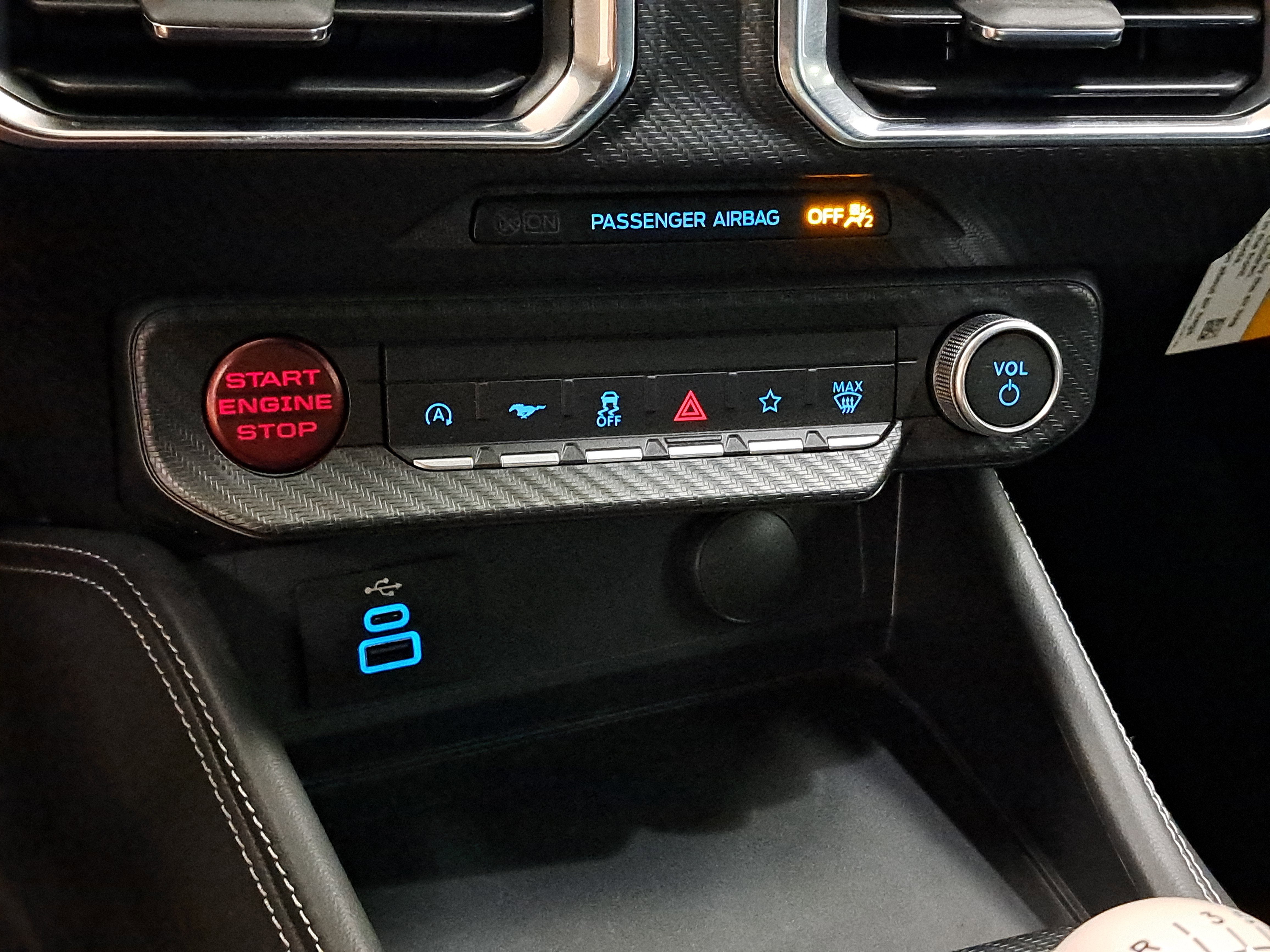 2025 Ford Mustang Premium