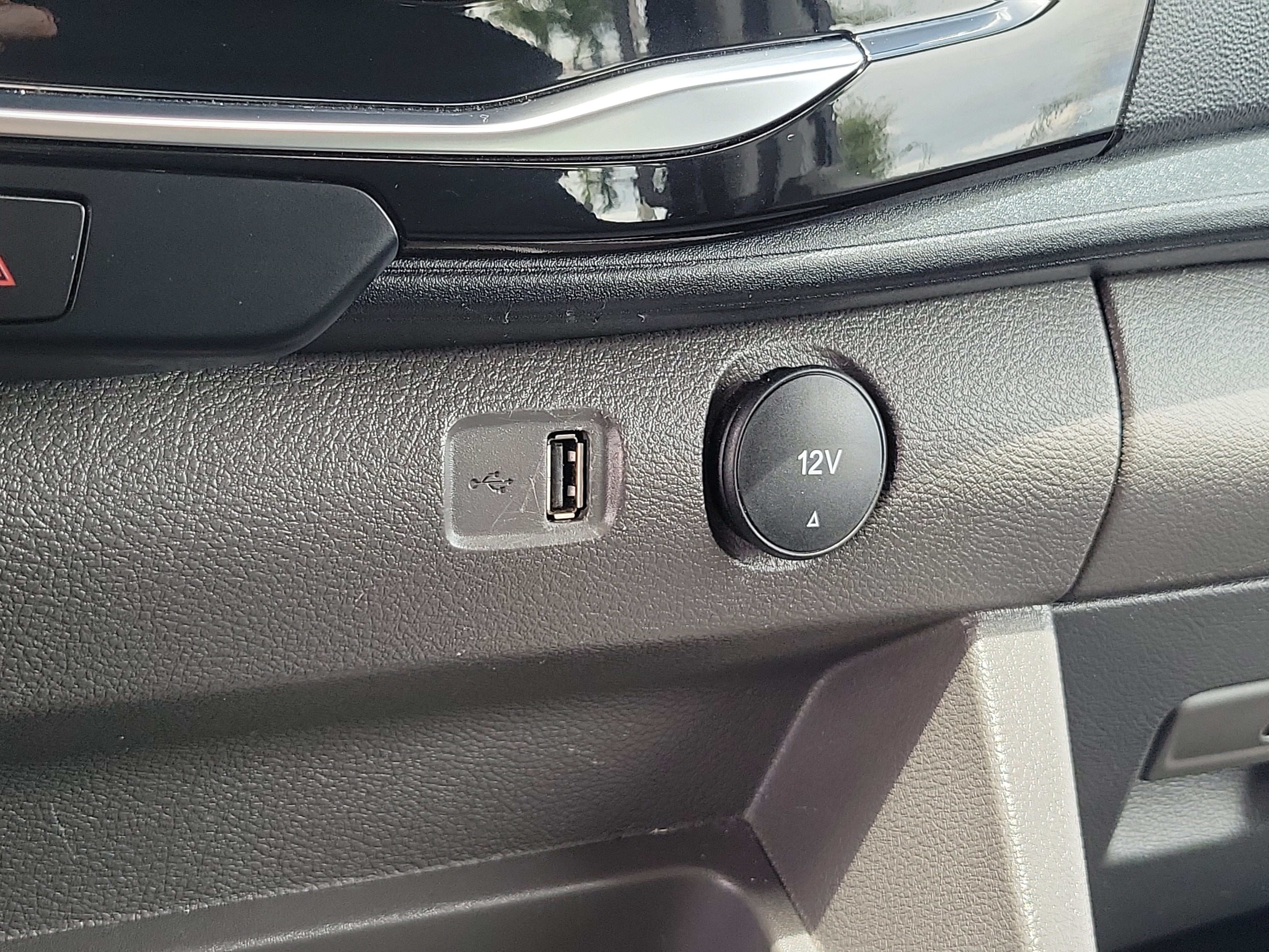 2024 Ford Transit Passenger Wagon XLT
