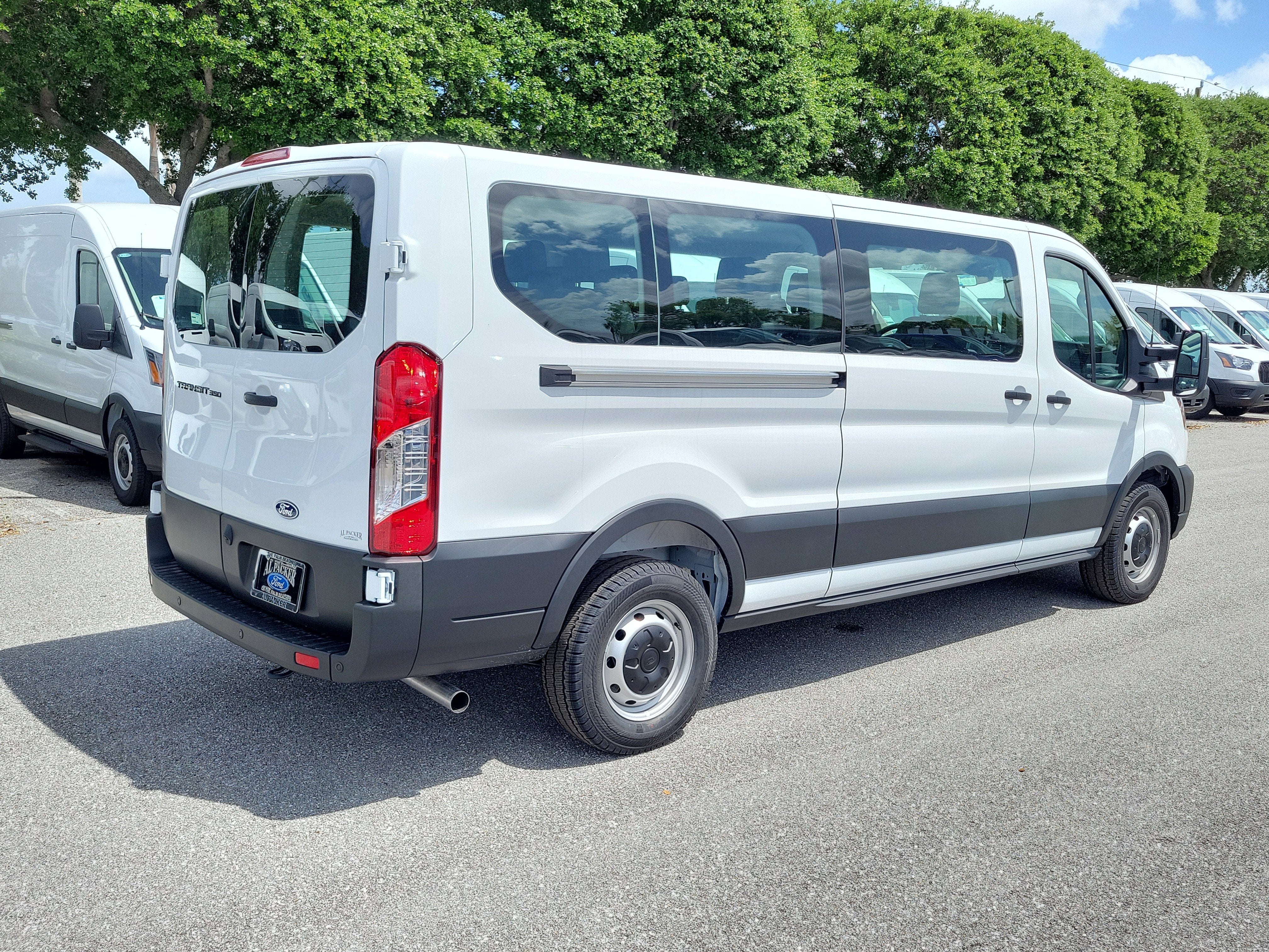 2026 Ford Transit Passenger Wagon Base