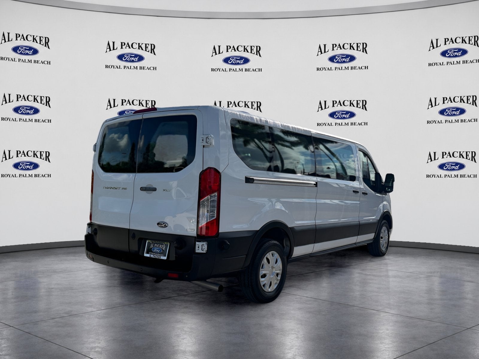 2024 Ford Transit Passenger Wagon XLT