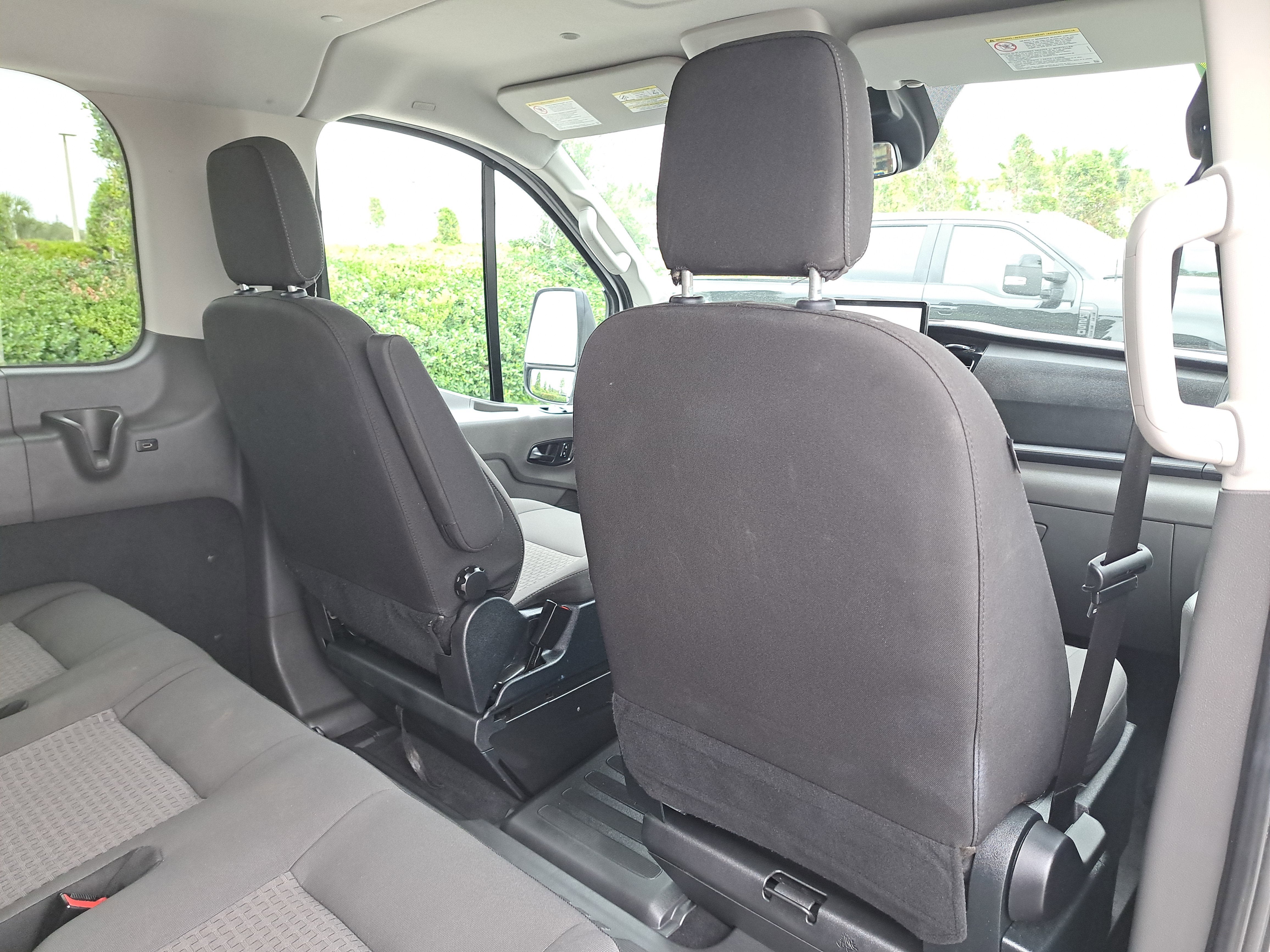 2023 Ford Transit Passenger Wagon XLT