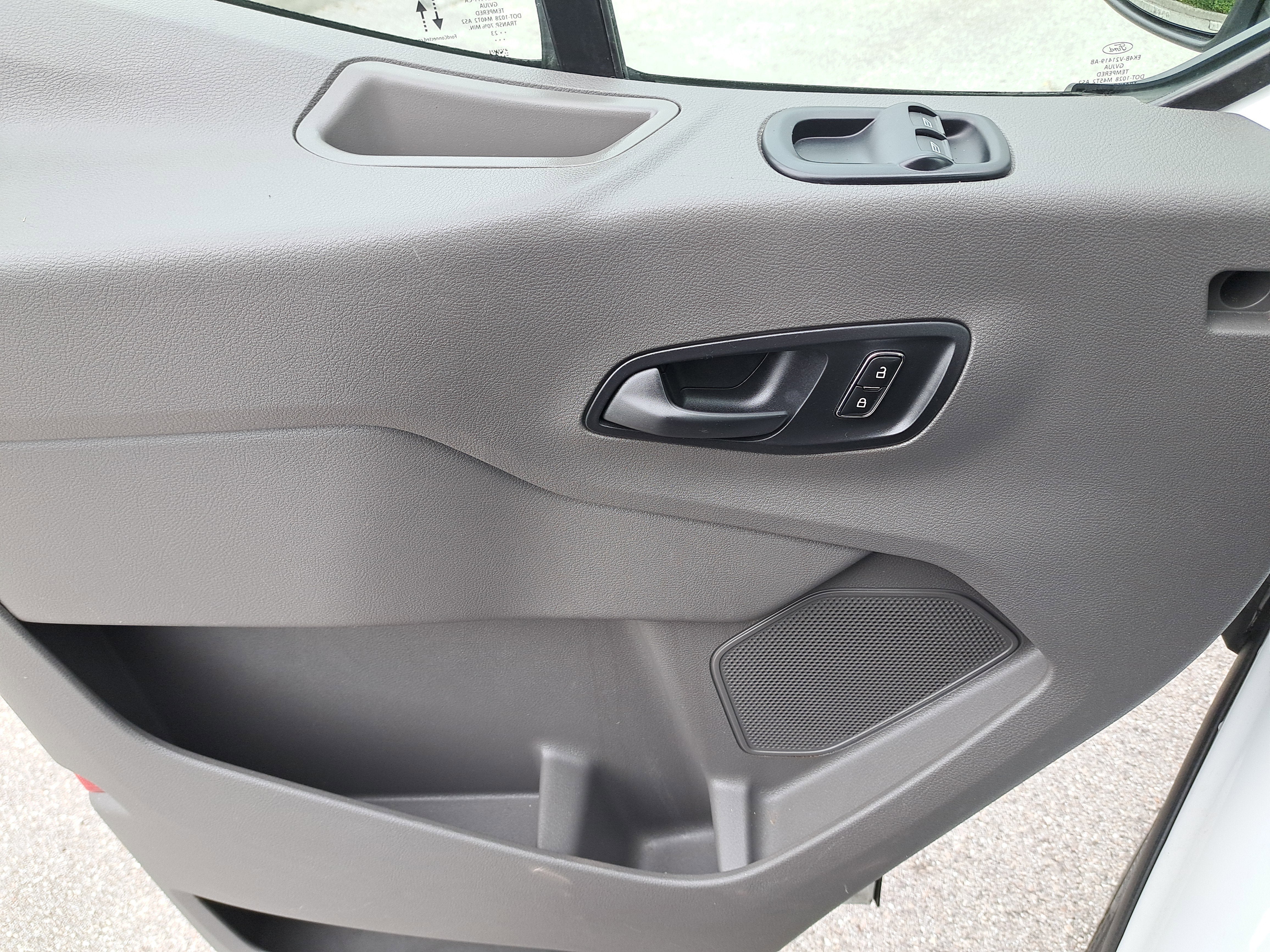 2023 Ford Transit Passenger Wagon XLT