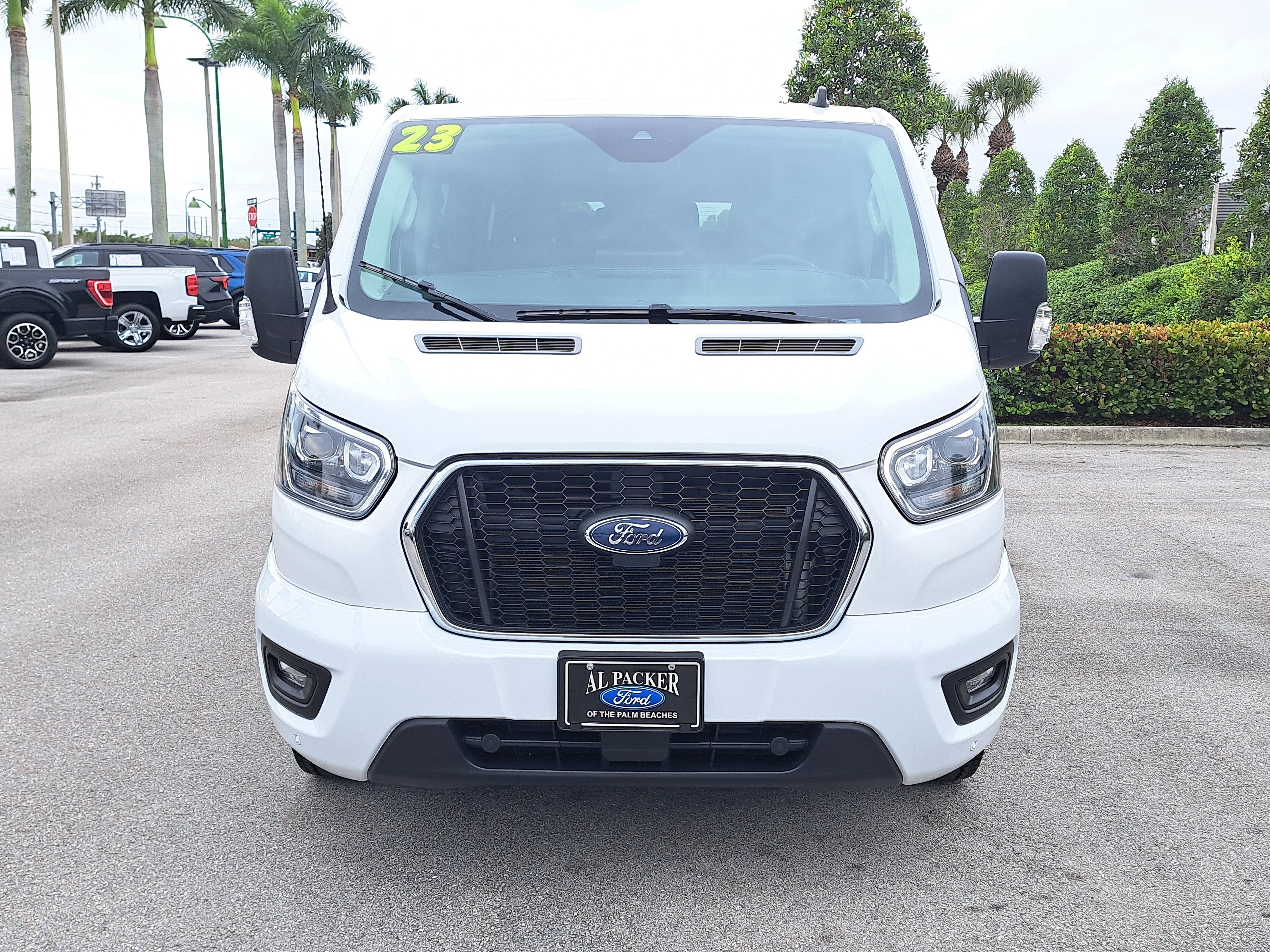 2023 Ford Transit Passenger Wagon XLT