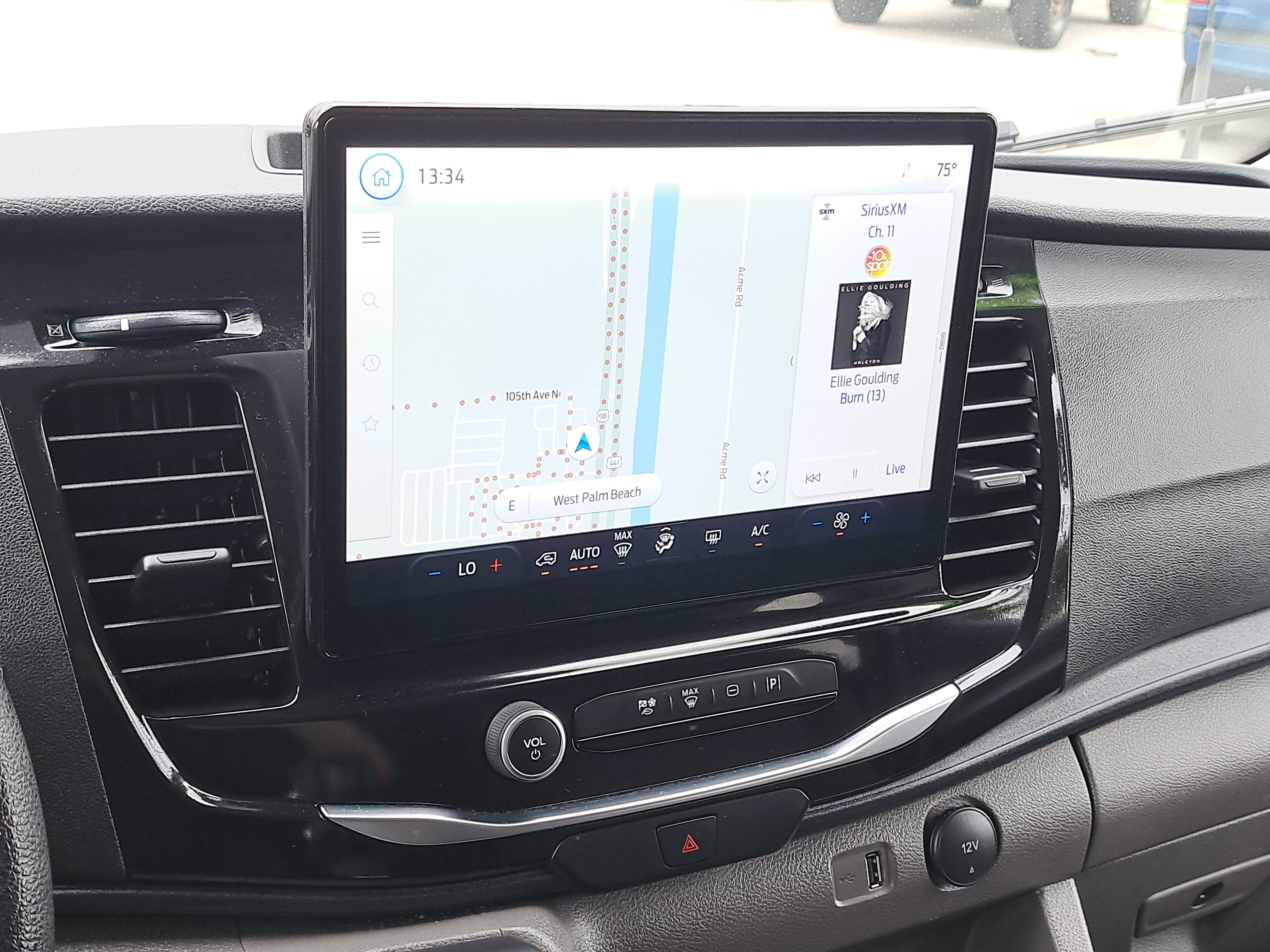 2023 Ford Transit Passenger Wagon XLT