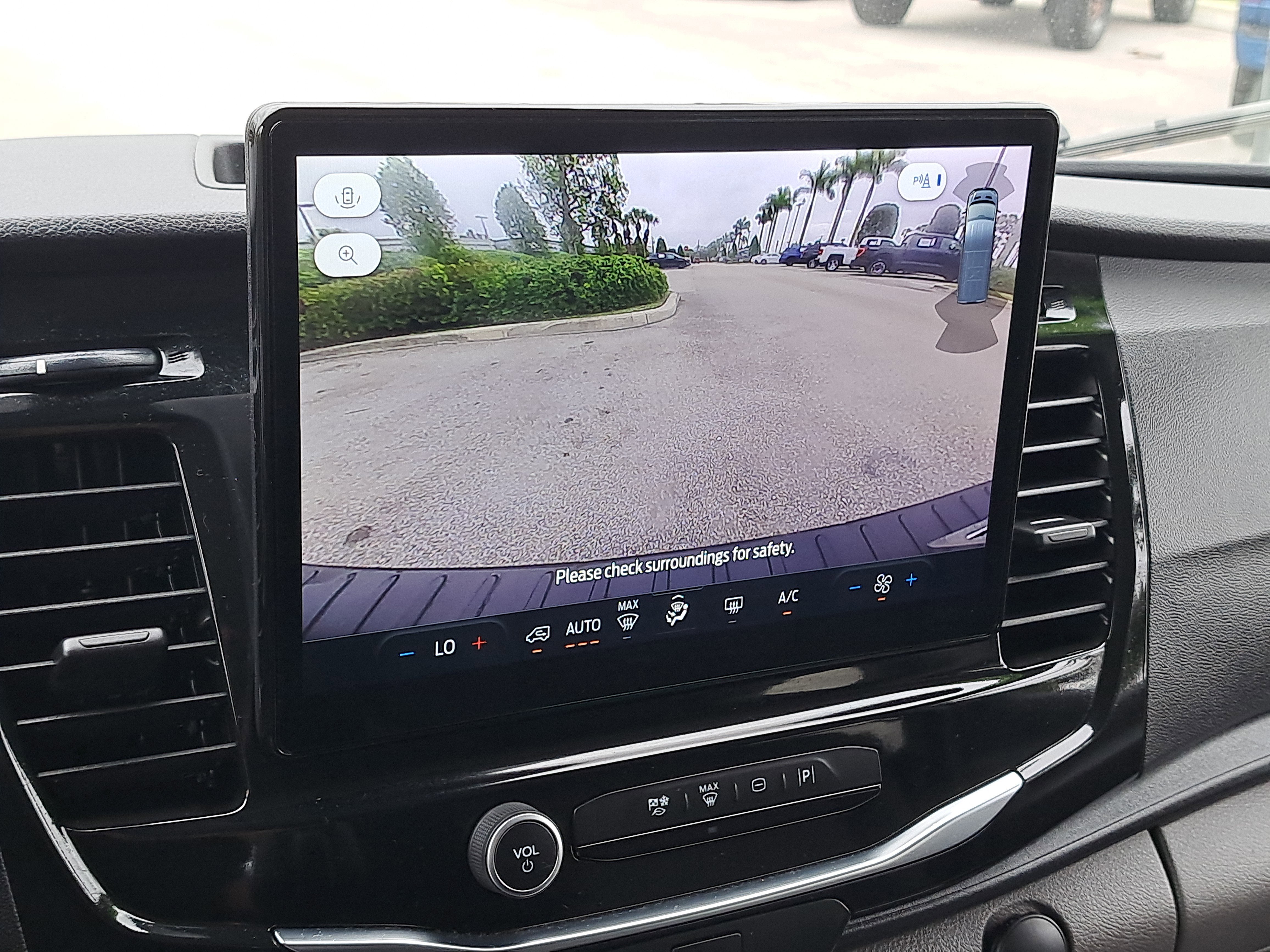 2023 Ford Transit Passenger Wagon XLT