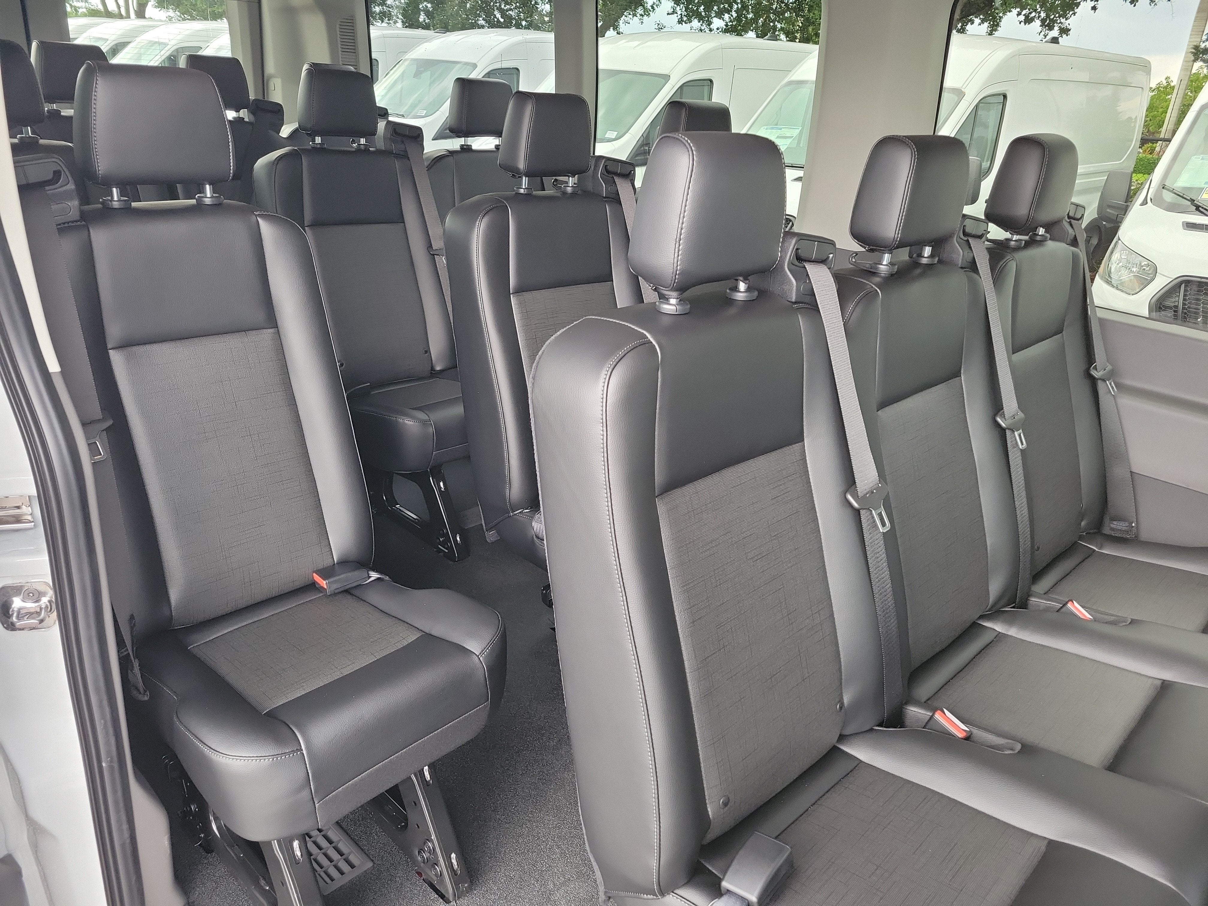 2026 Ford Transit Passenger Wagon XL