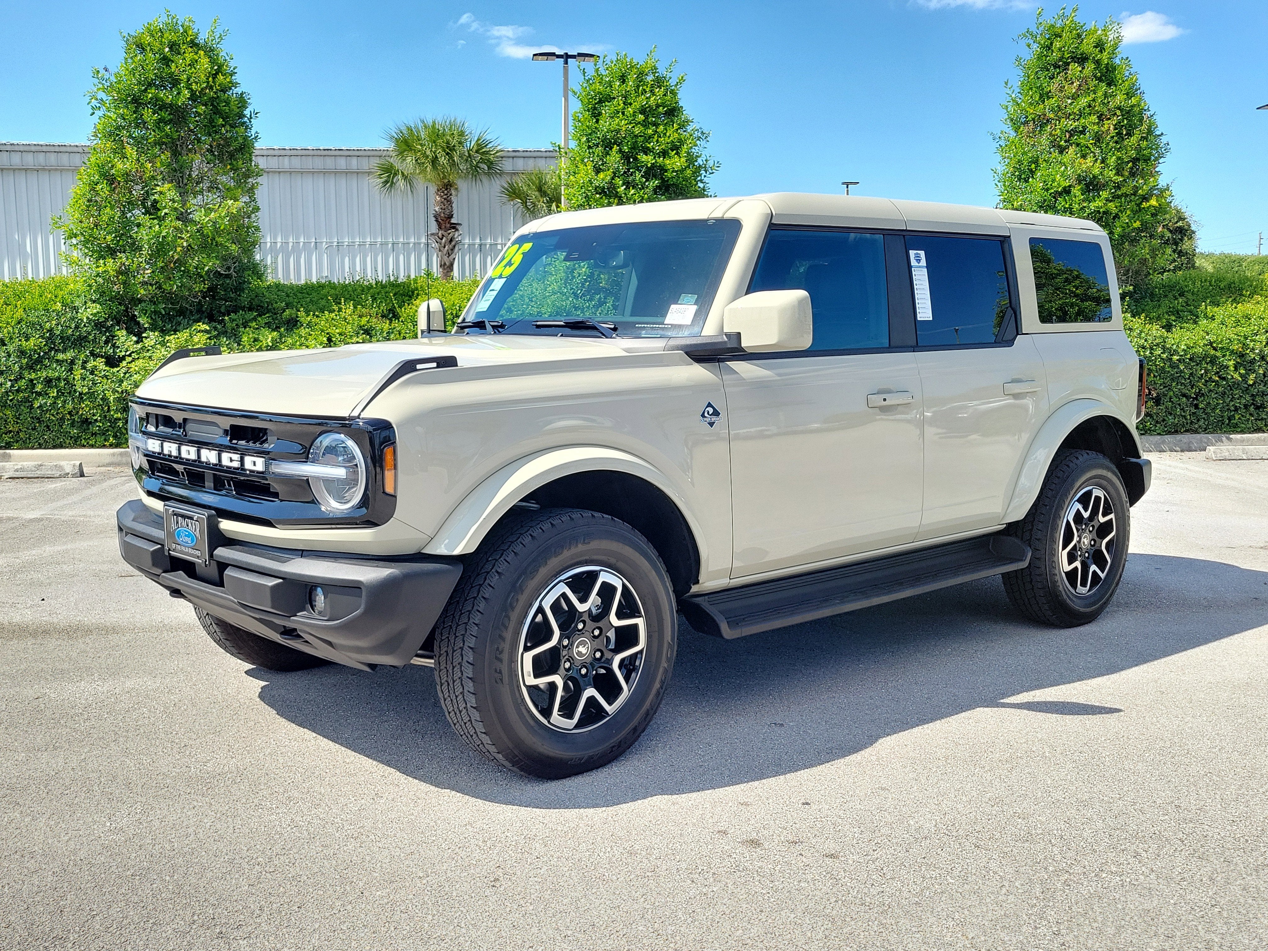 2025 Ford Bronco Outer Banks