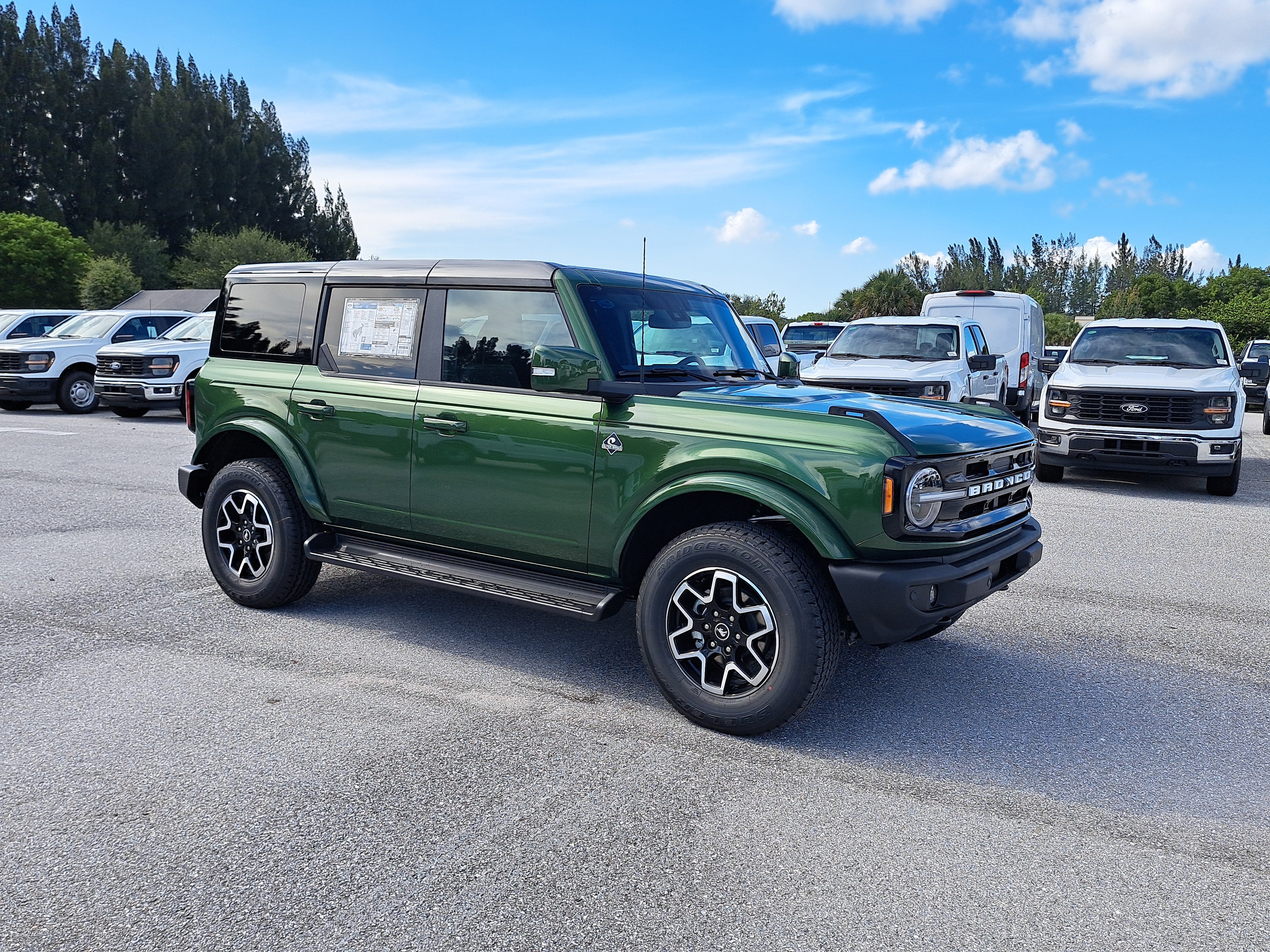2025 Ford Bronco Outer Banks