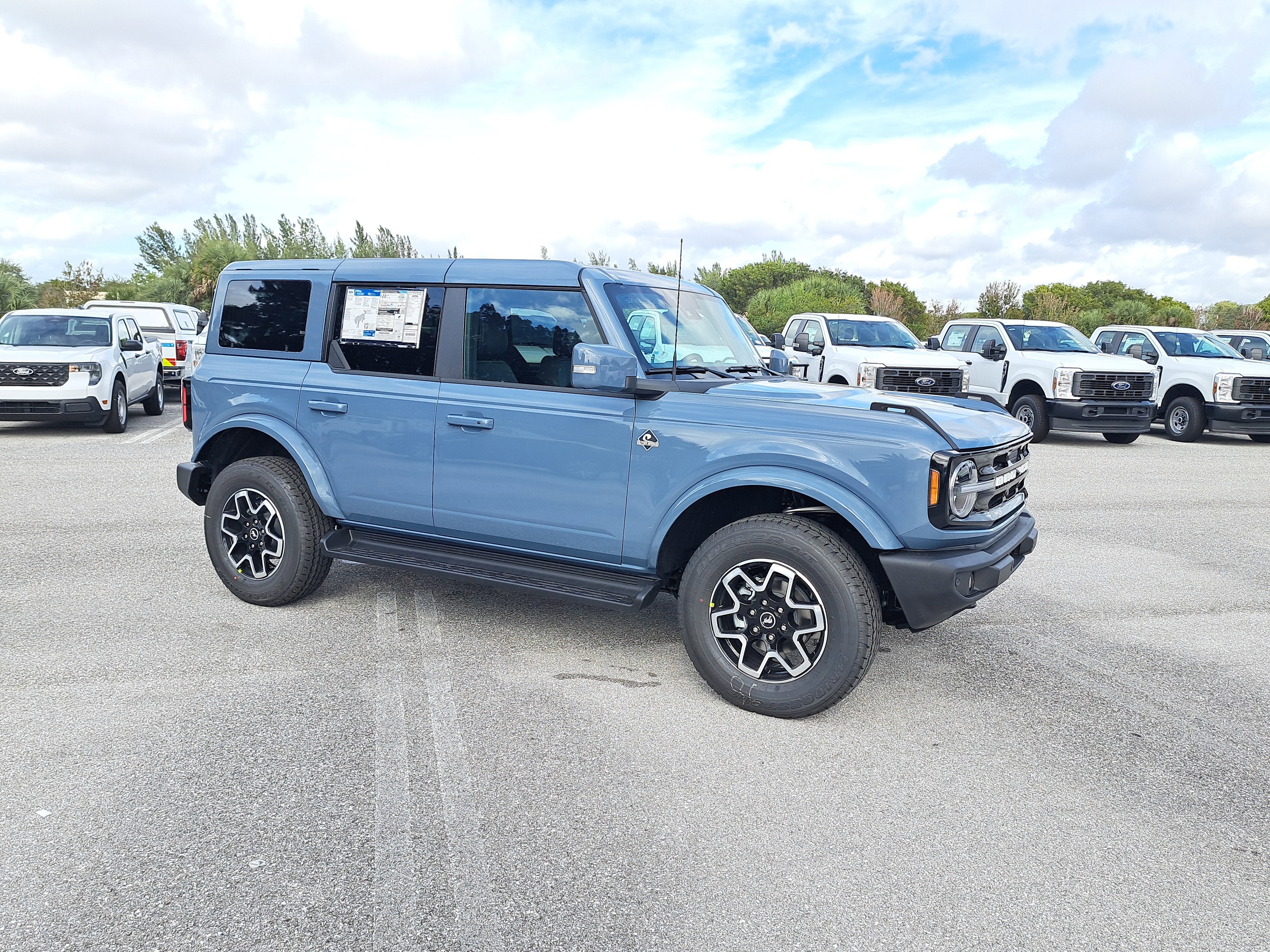 2025 Ford Bronco Outer Banks