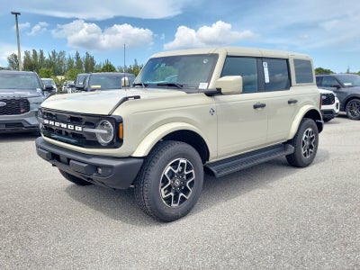 2026 Ford Bronco Outer Banks