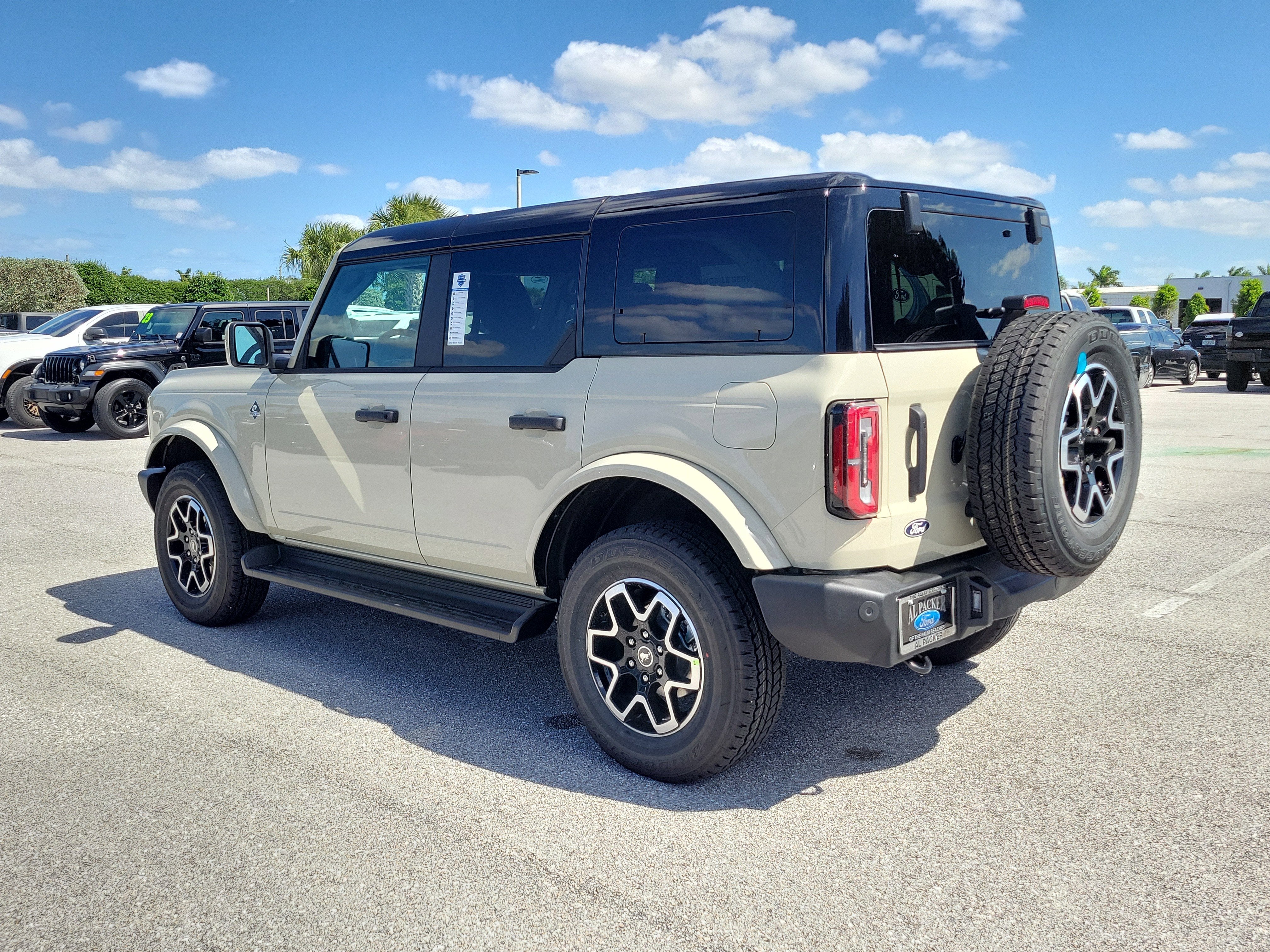 2026 Ford Bronco Outer Banks