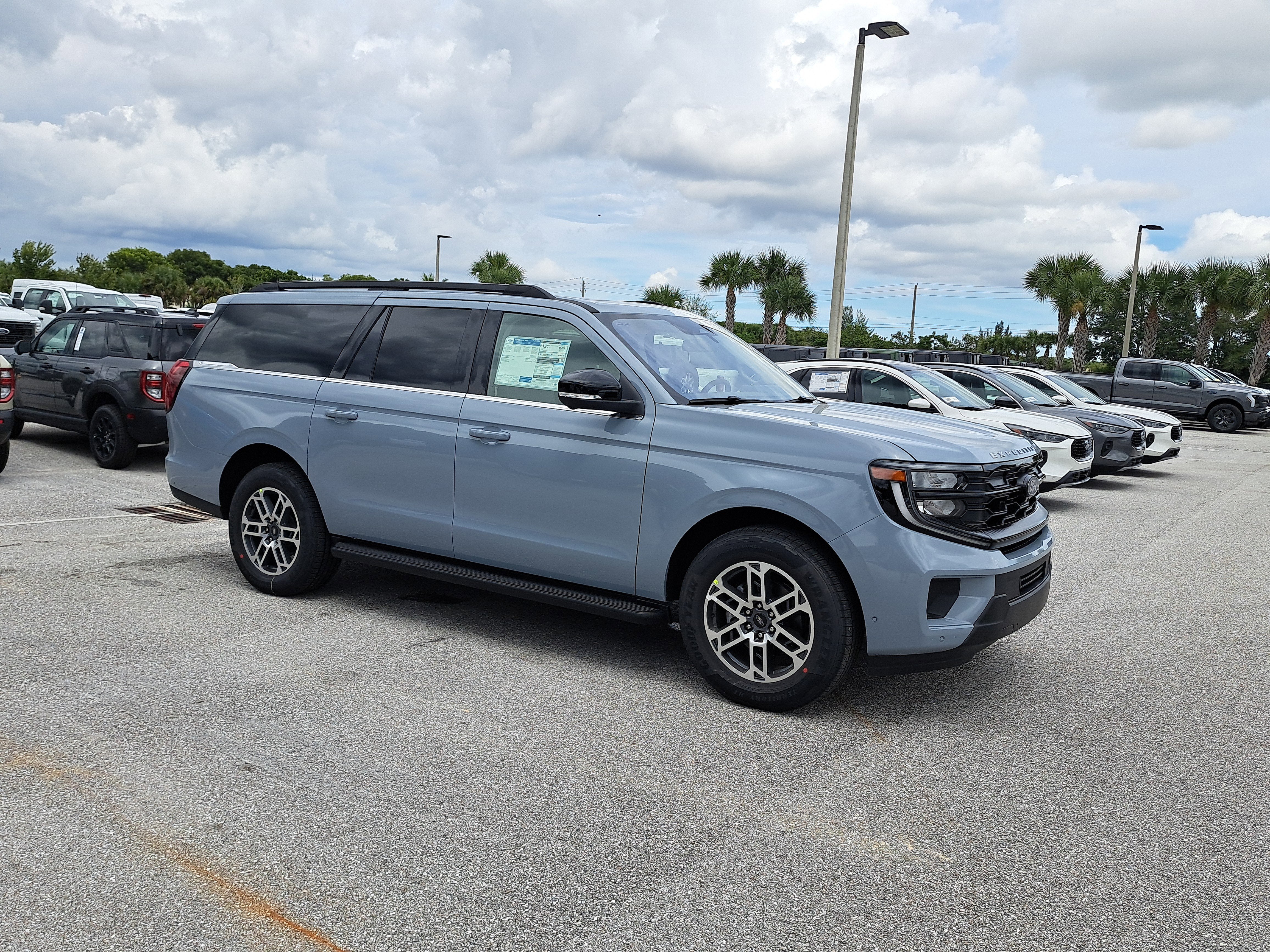 2025 Ford Expedition Max Active