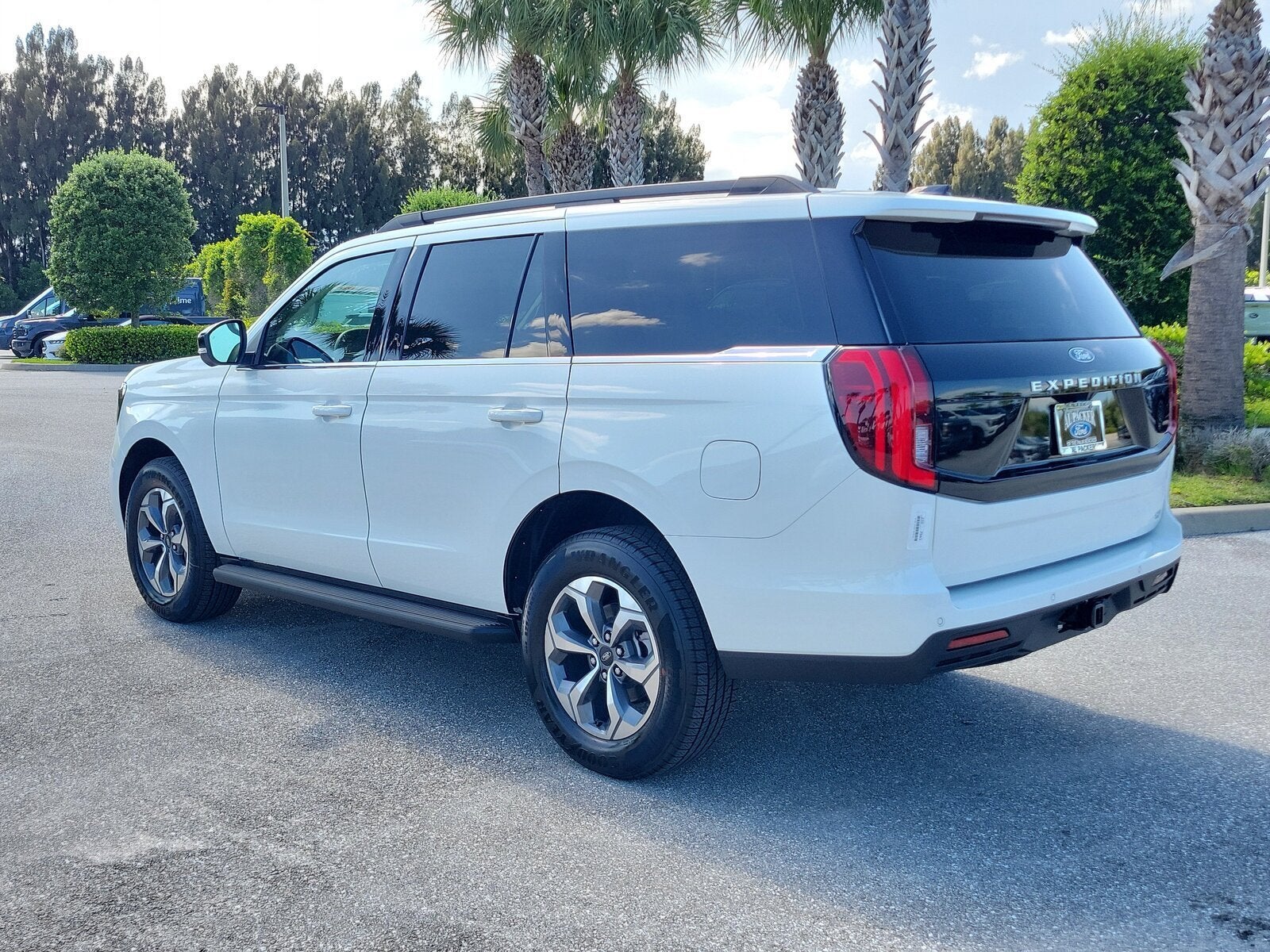 2027 Ford Expedition Active