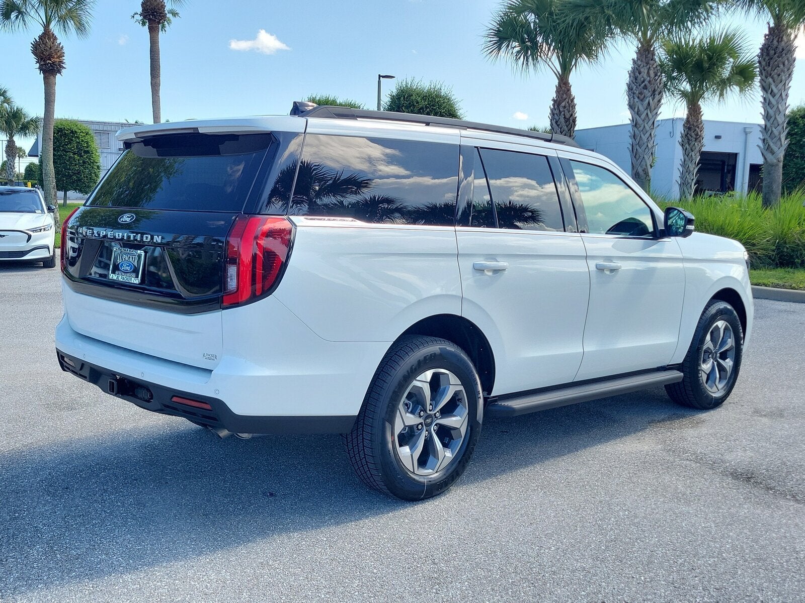 2027 Ford Expedition Active