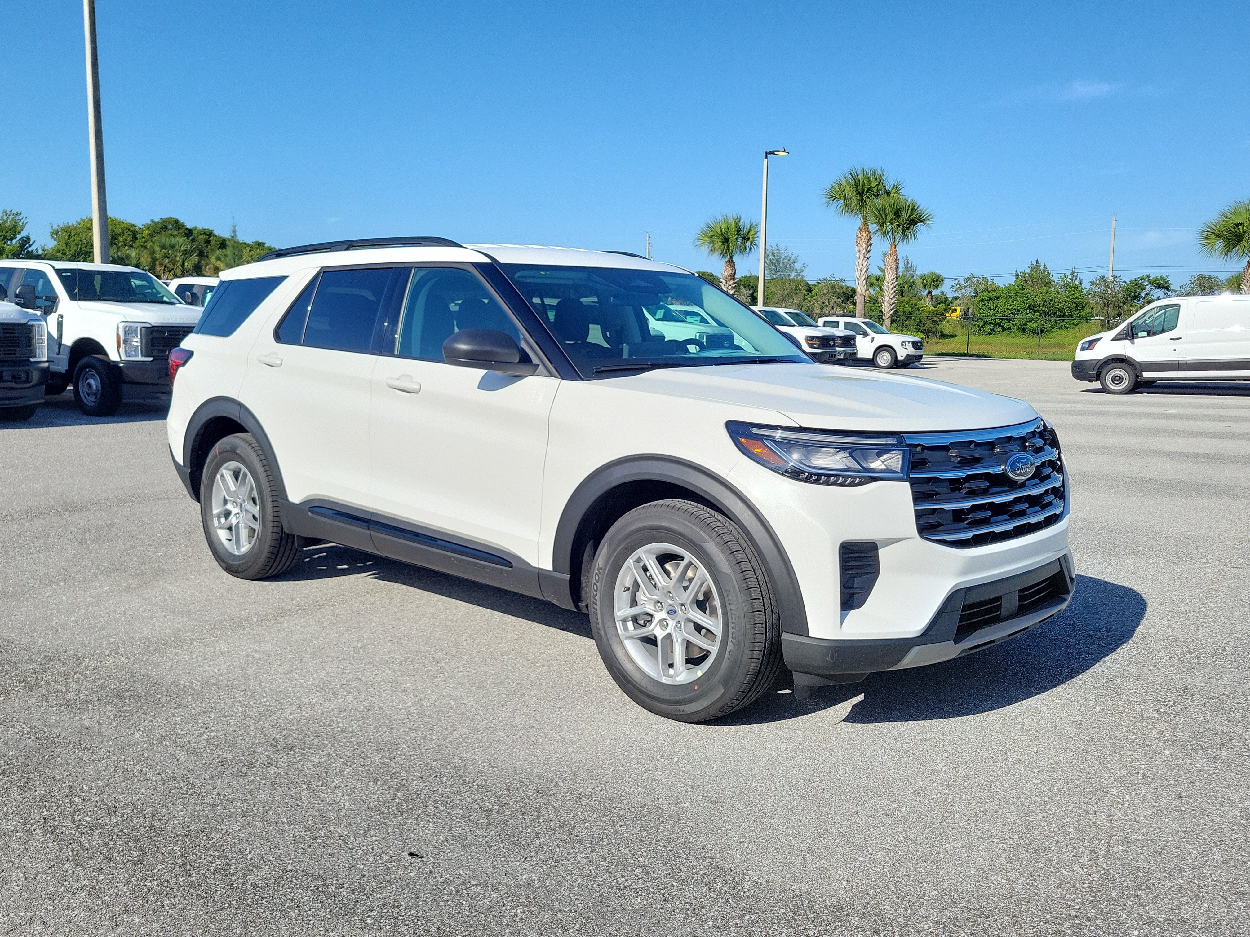 2026 Ford Explorer Active w/200A Pkg