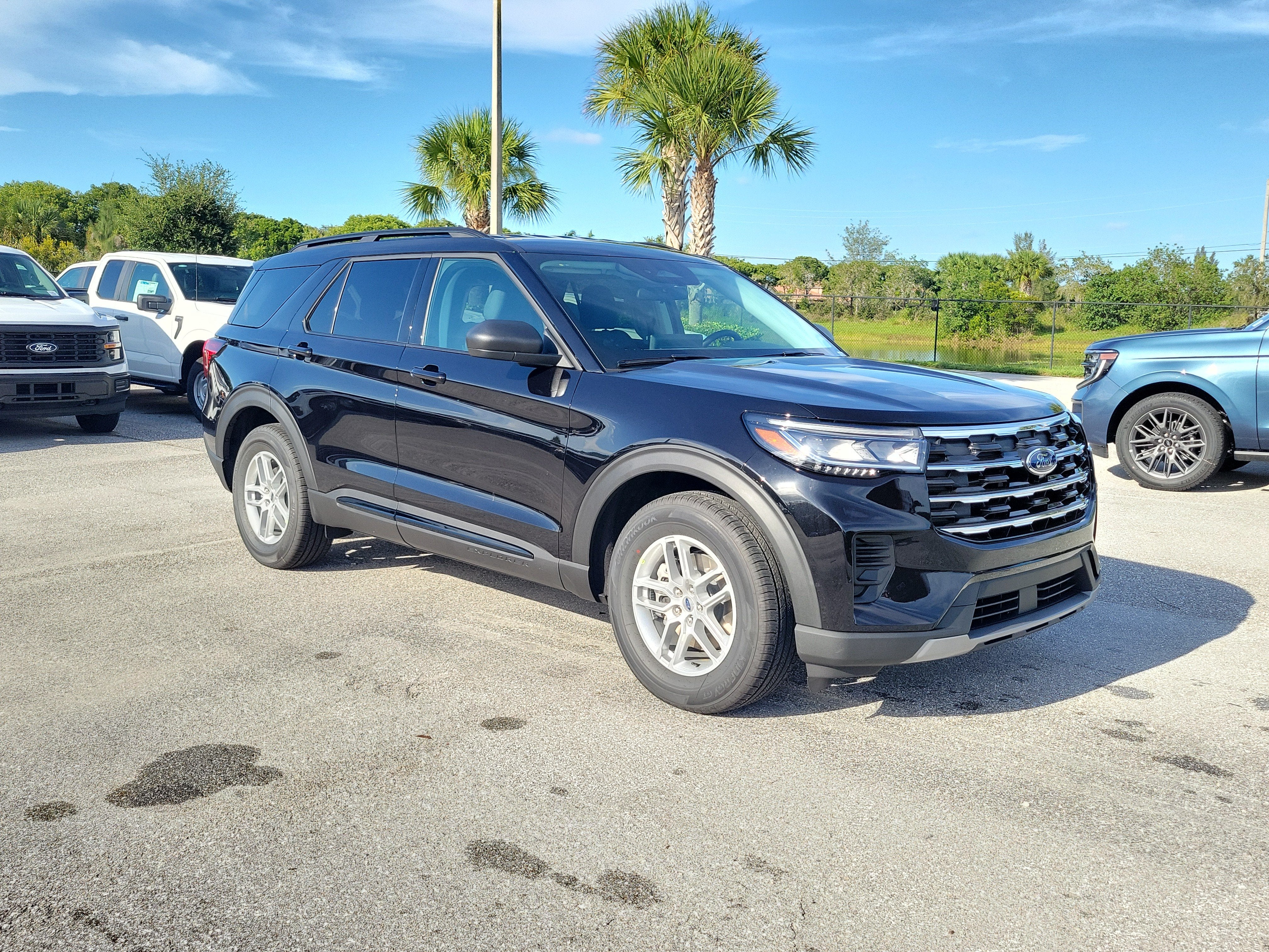 2026 Ford Explorer Active w/200A Pkg