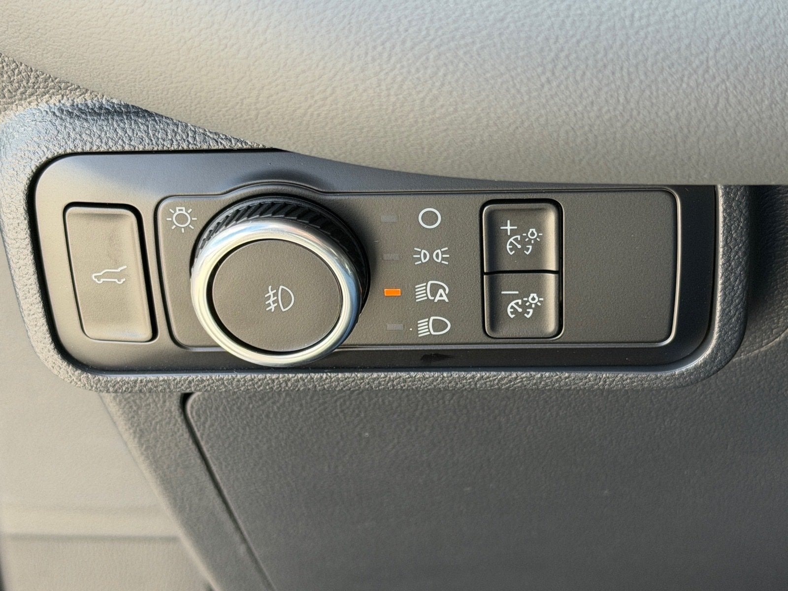 2027 Ford Explorer Active w/200A Pkg