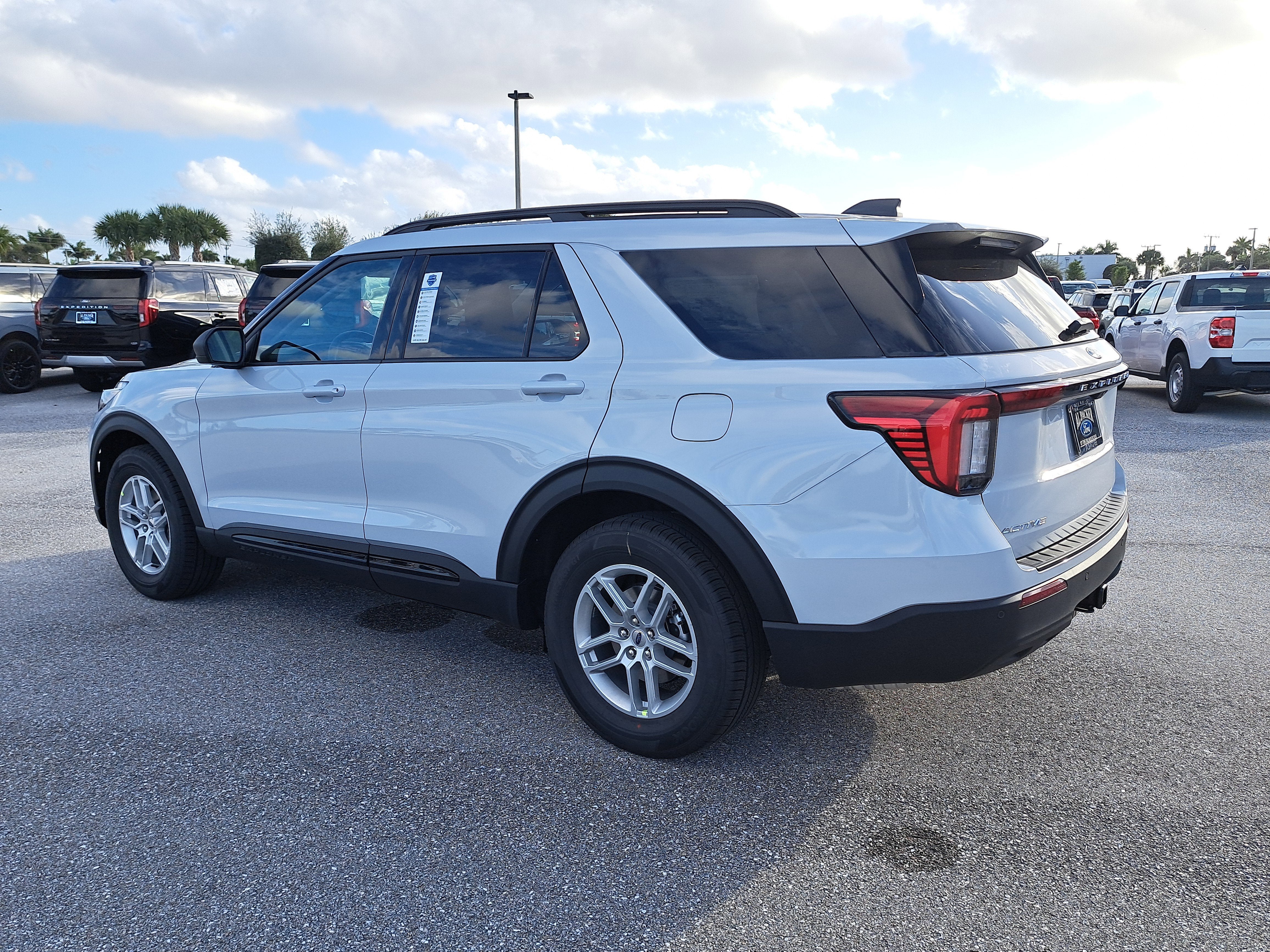 2026 Ford Explorer Active w/200A Pkg