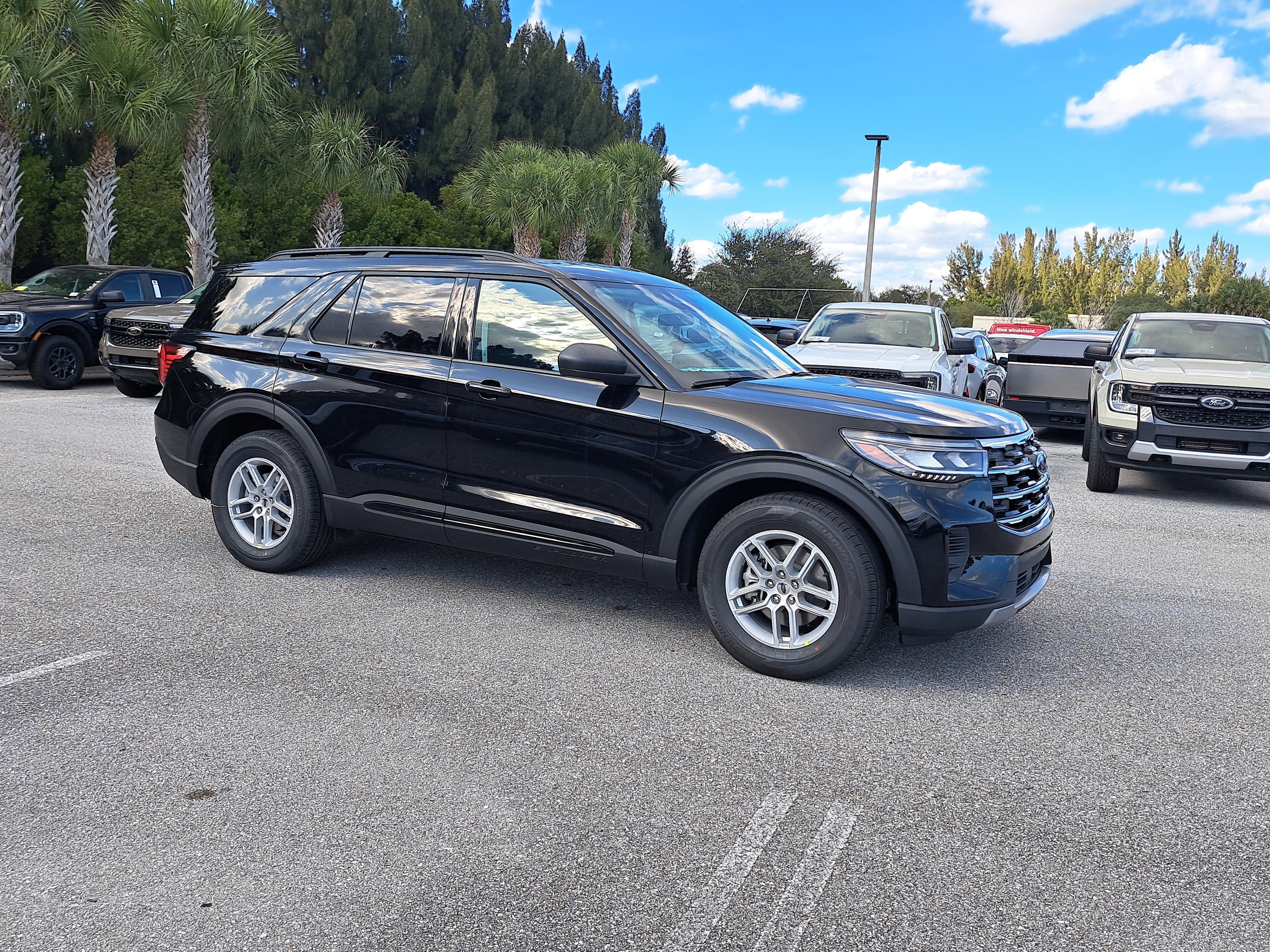 2026 Ford Explorer Active w/200A Pkg