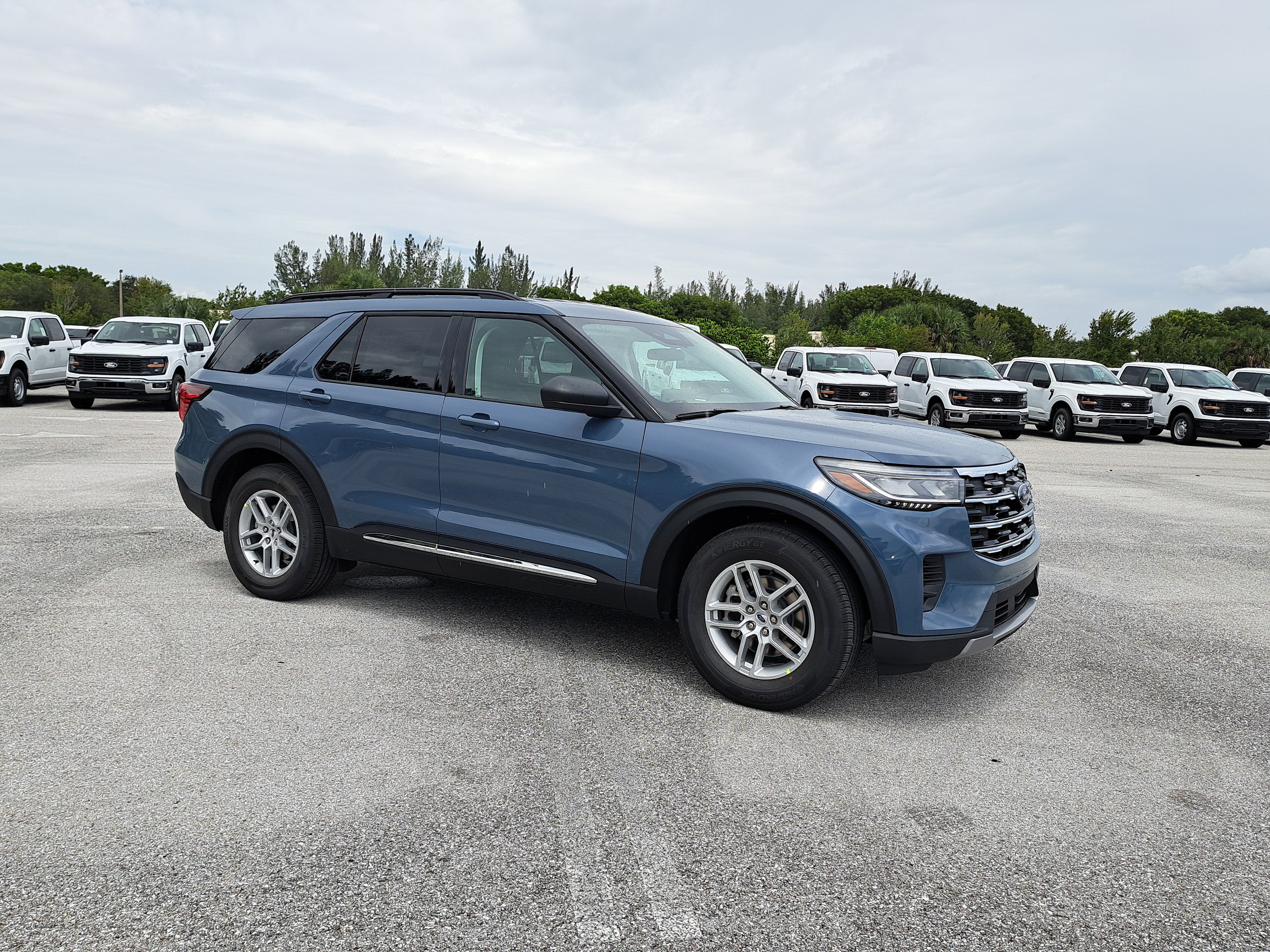 2025 Ford Explorer Active