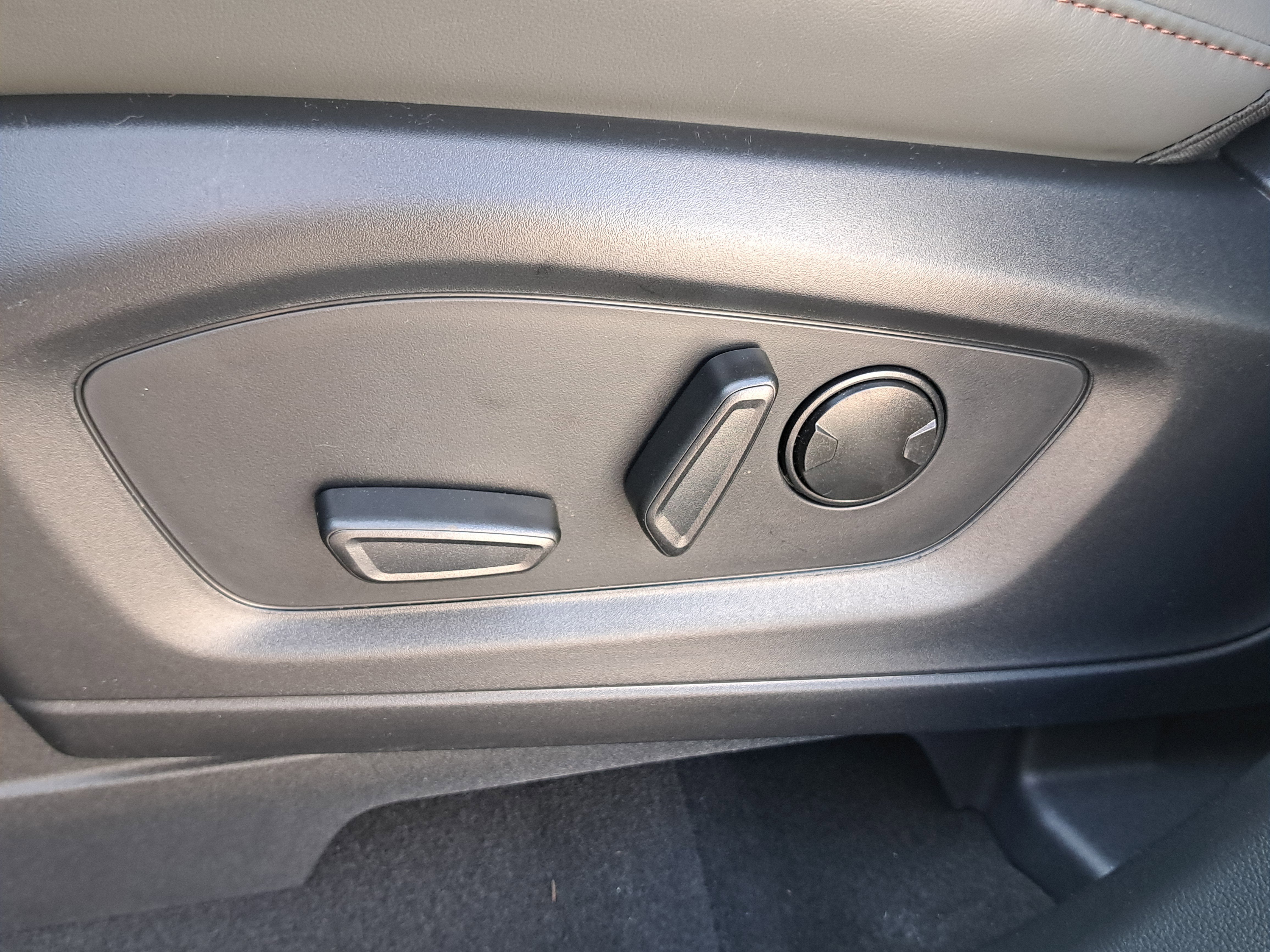 2026 Ford Explorer XLT