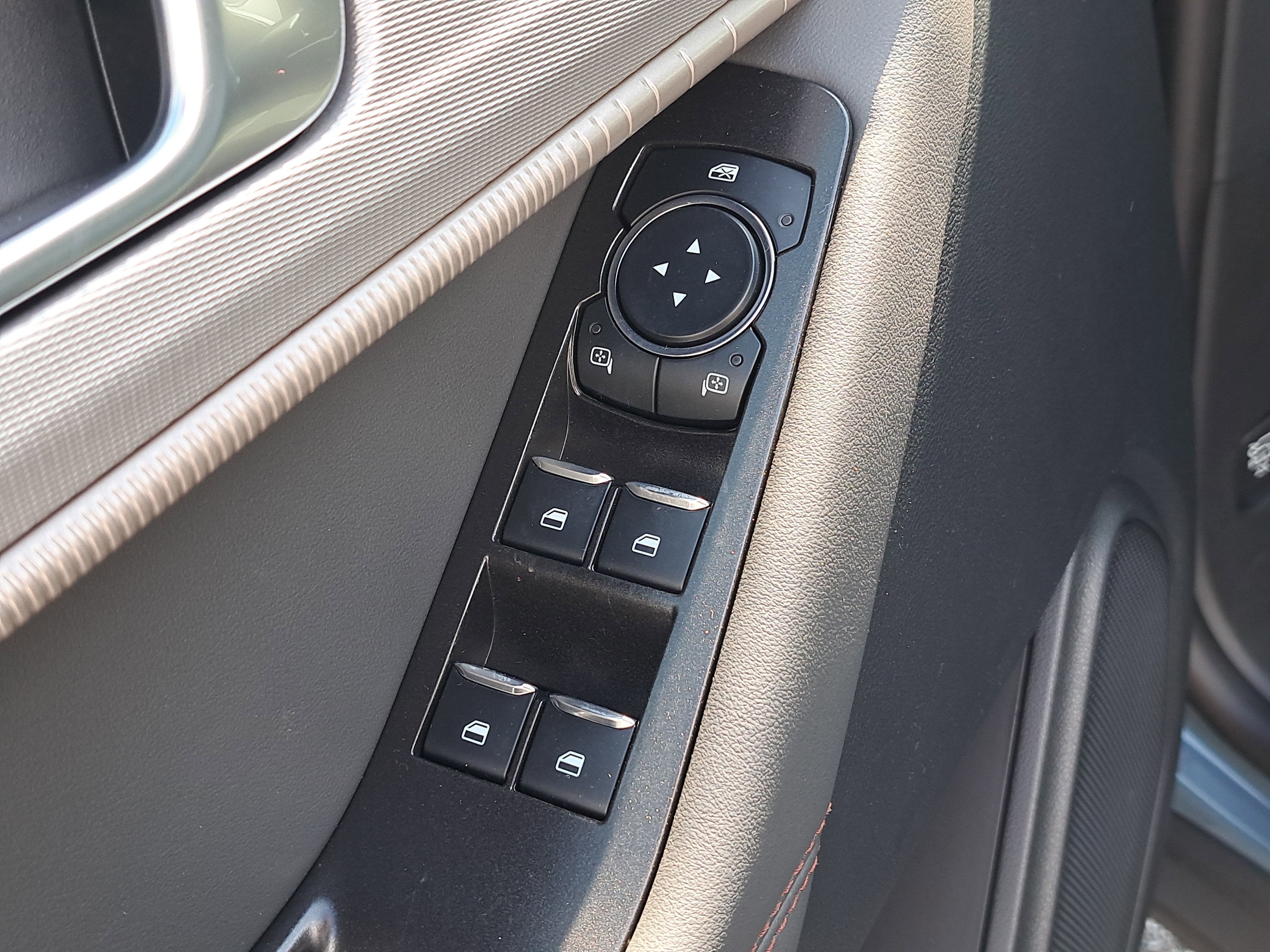 2026 Ford Explorer XLT