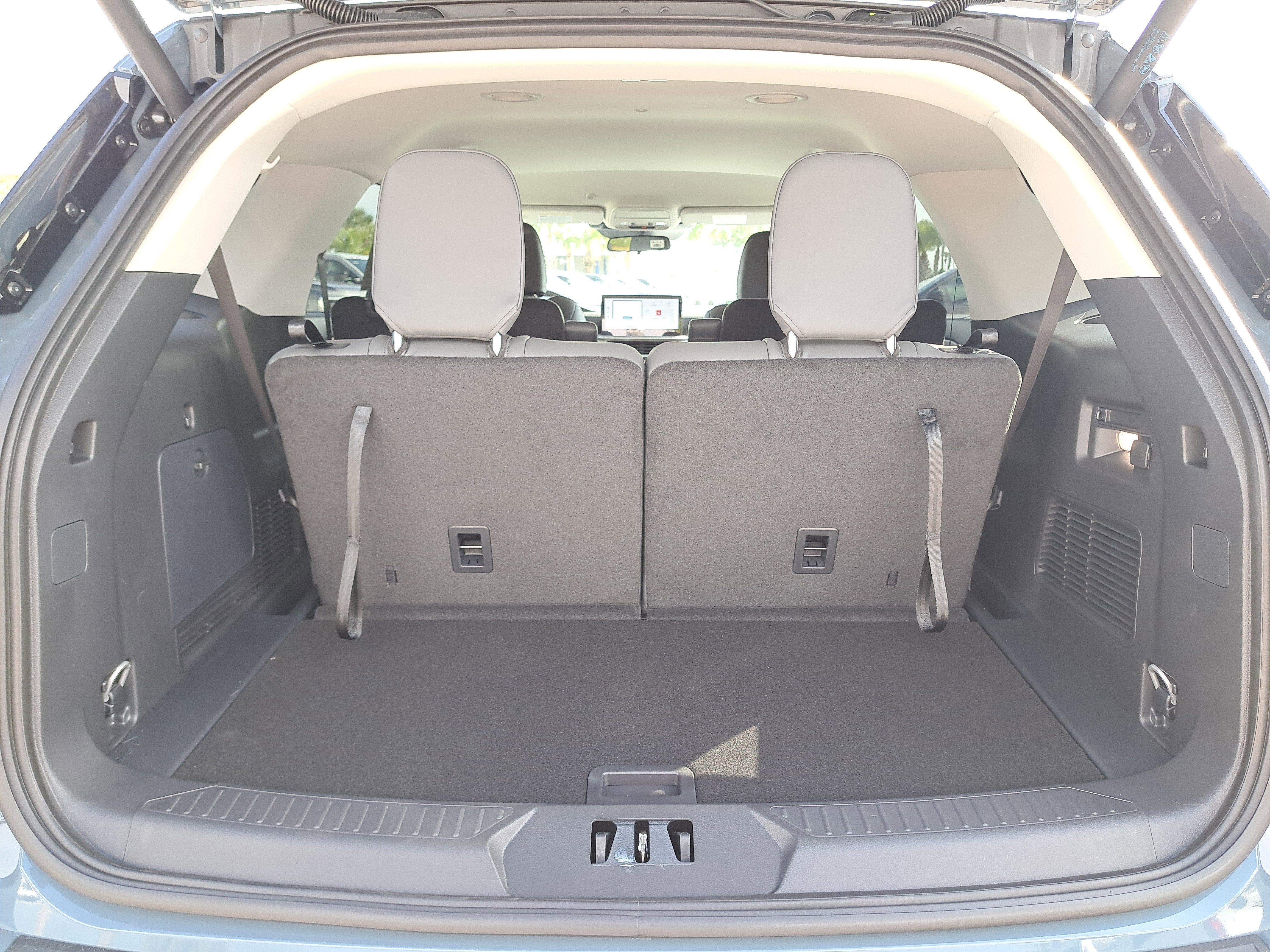 2026 Ford Explorer XLT