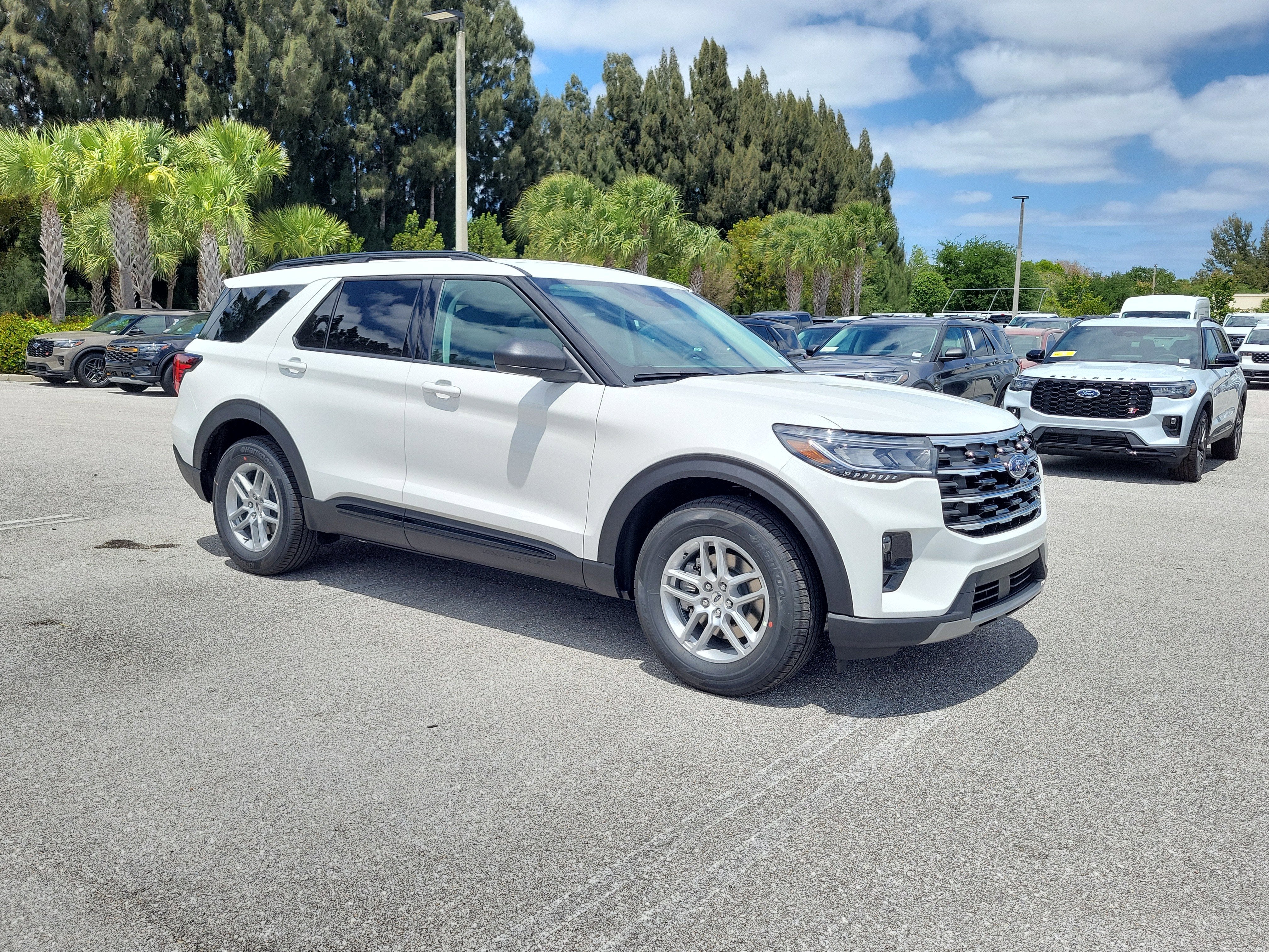2026 Ford Explorer Active w/200A Pkg