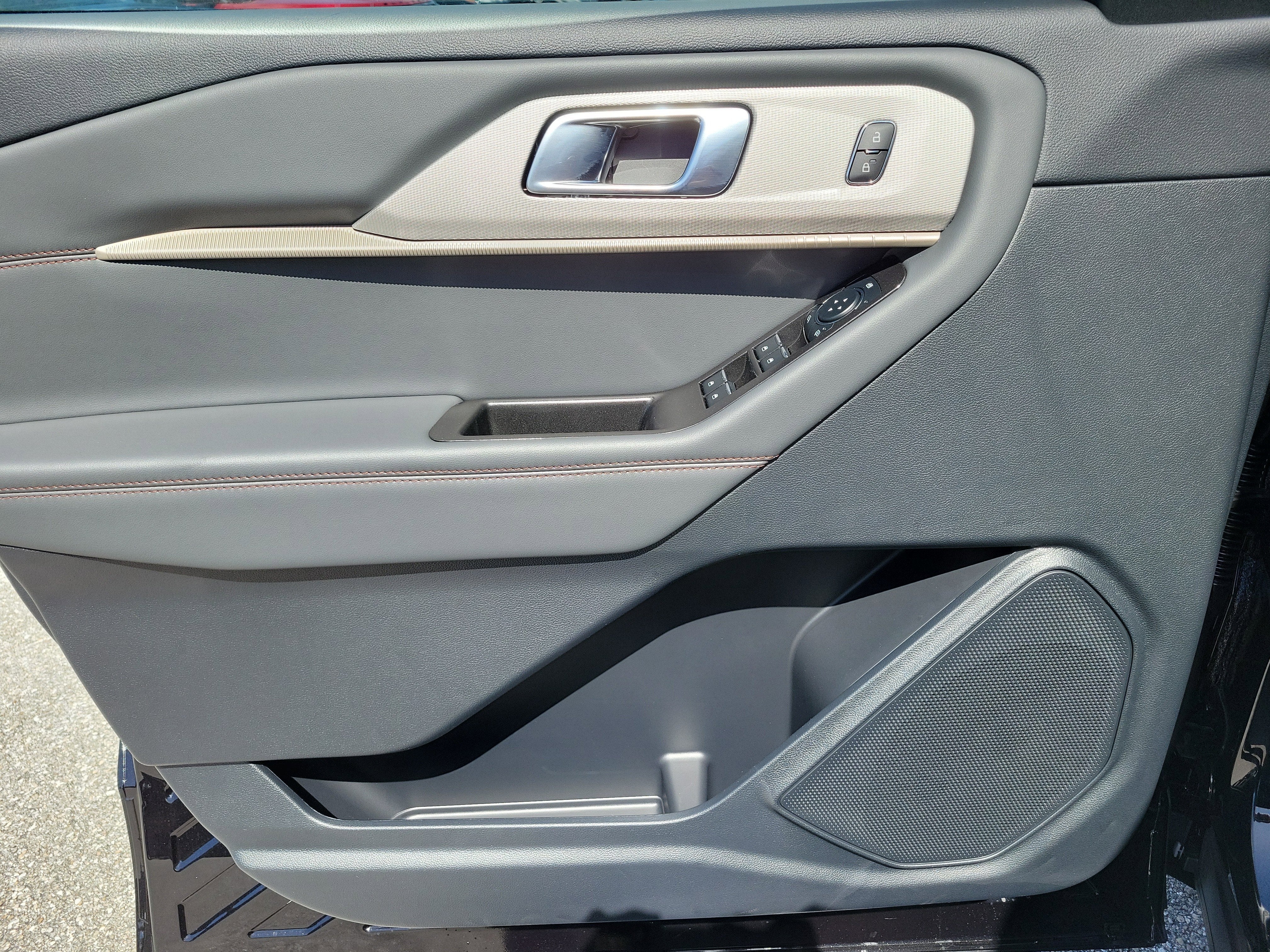 2026 Ford Explorer Active w/100A Pkg