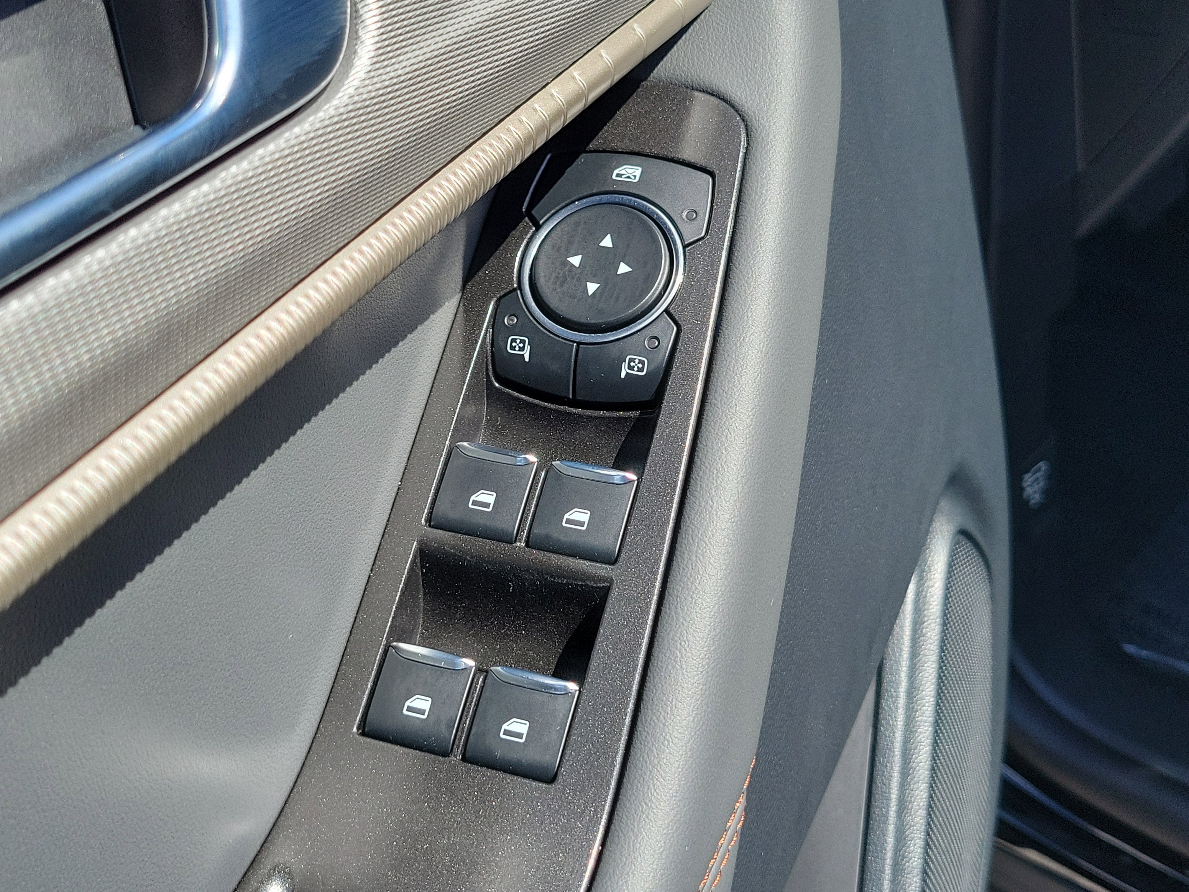 2026 Ford Explorer Active w/100A Pkg