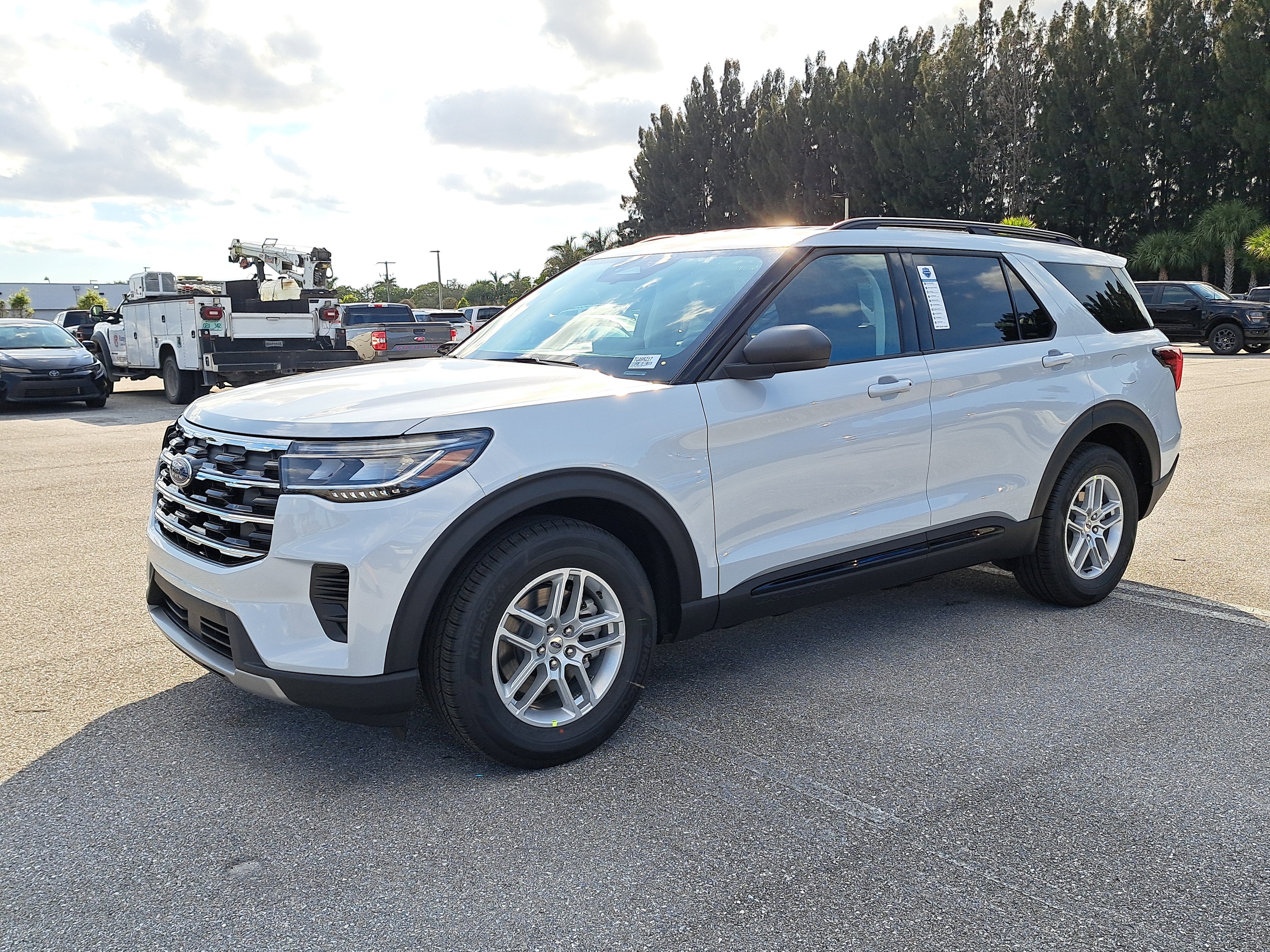 2026 Ford Explorer Active w/200A Pkg