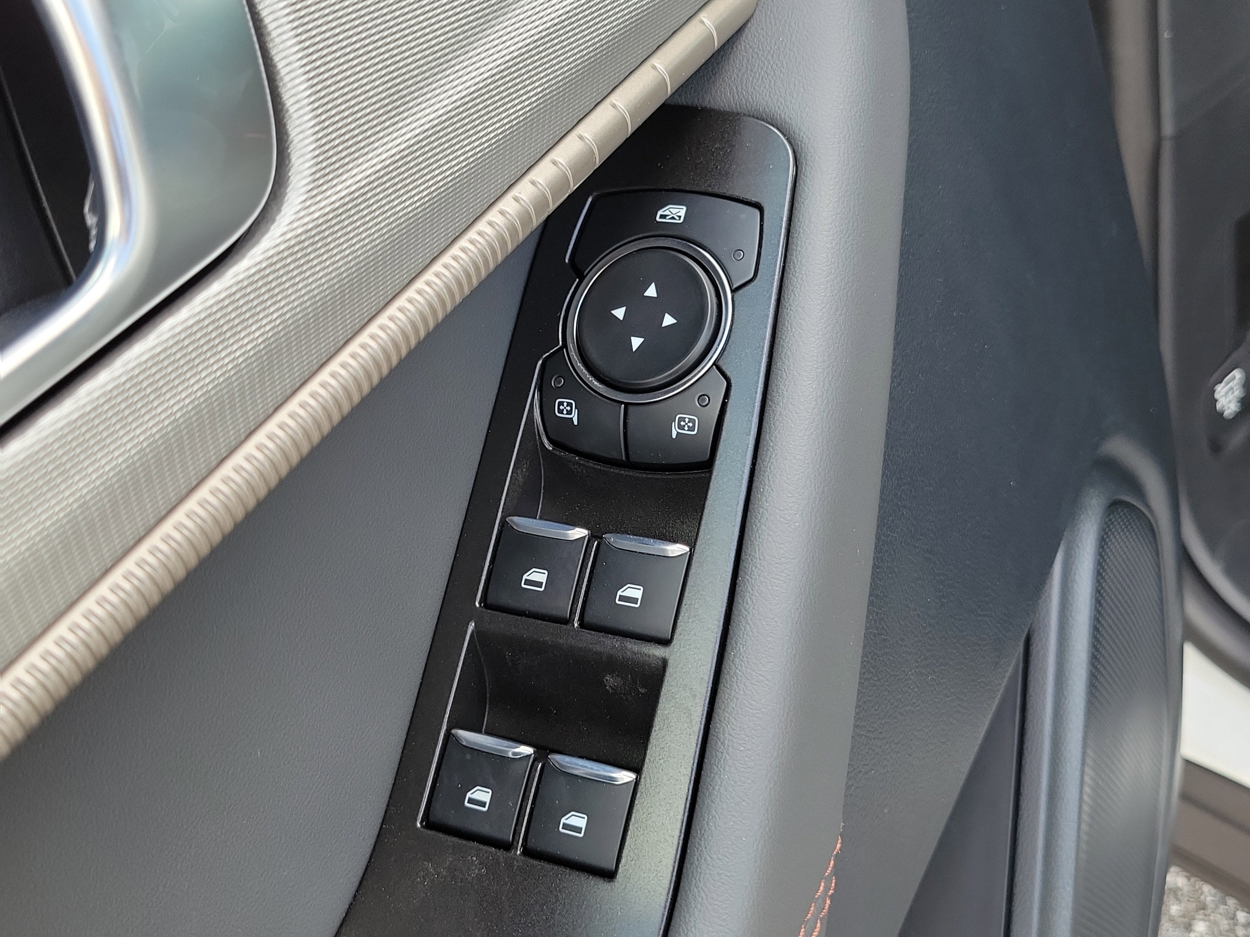 2026 Ford Explorer Active w/100A Pkg