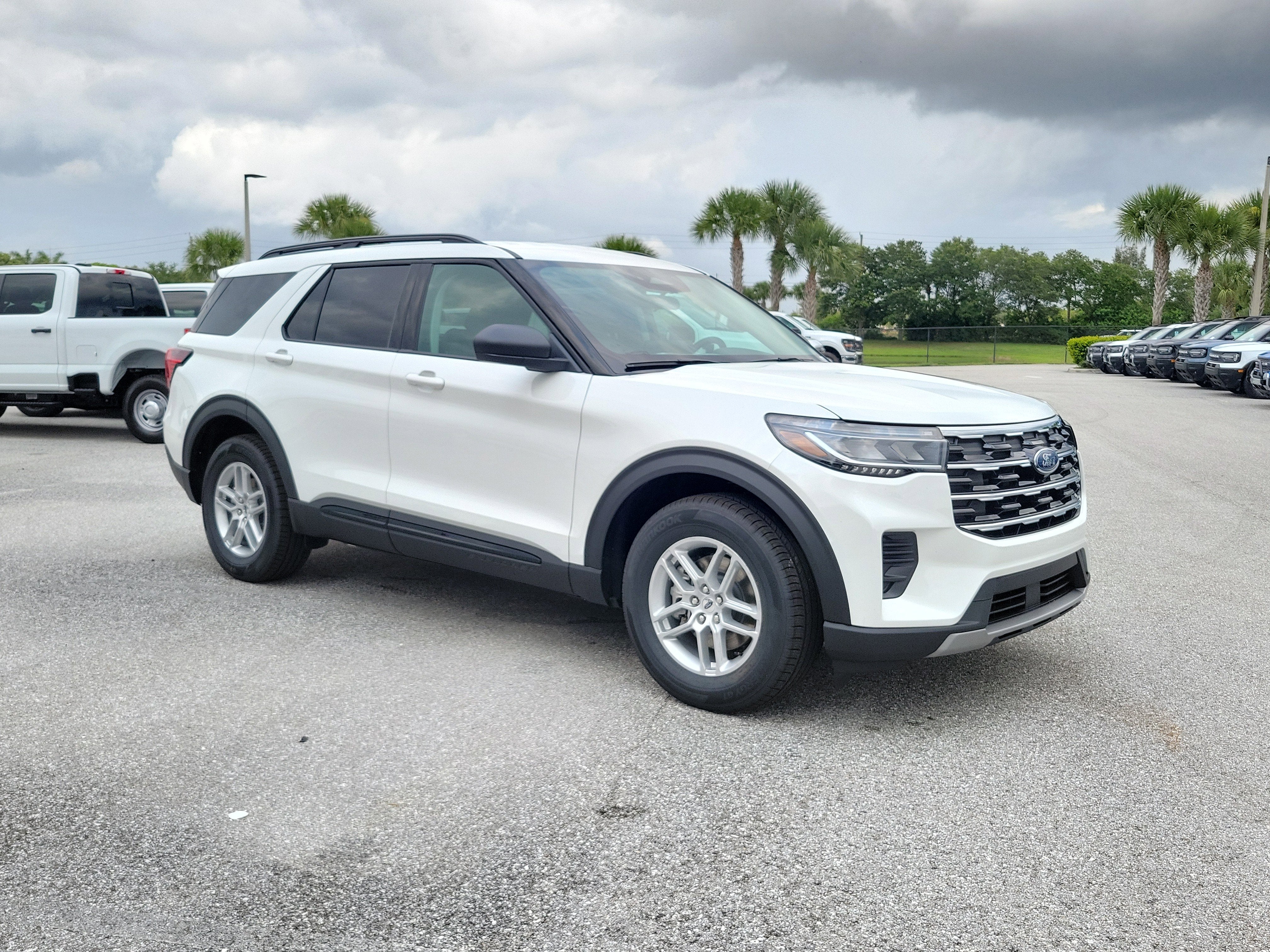 2026 Ford Explorer Active w/200A Pkg