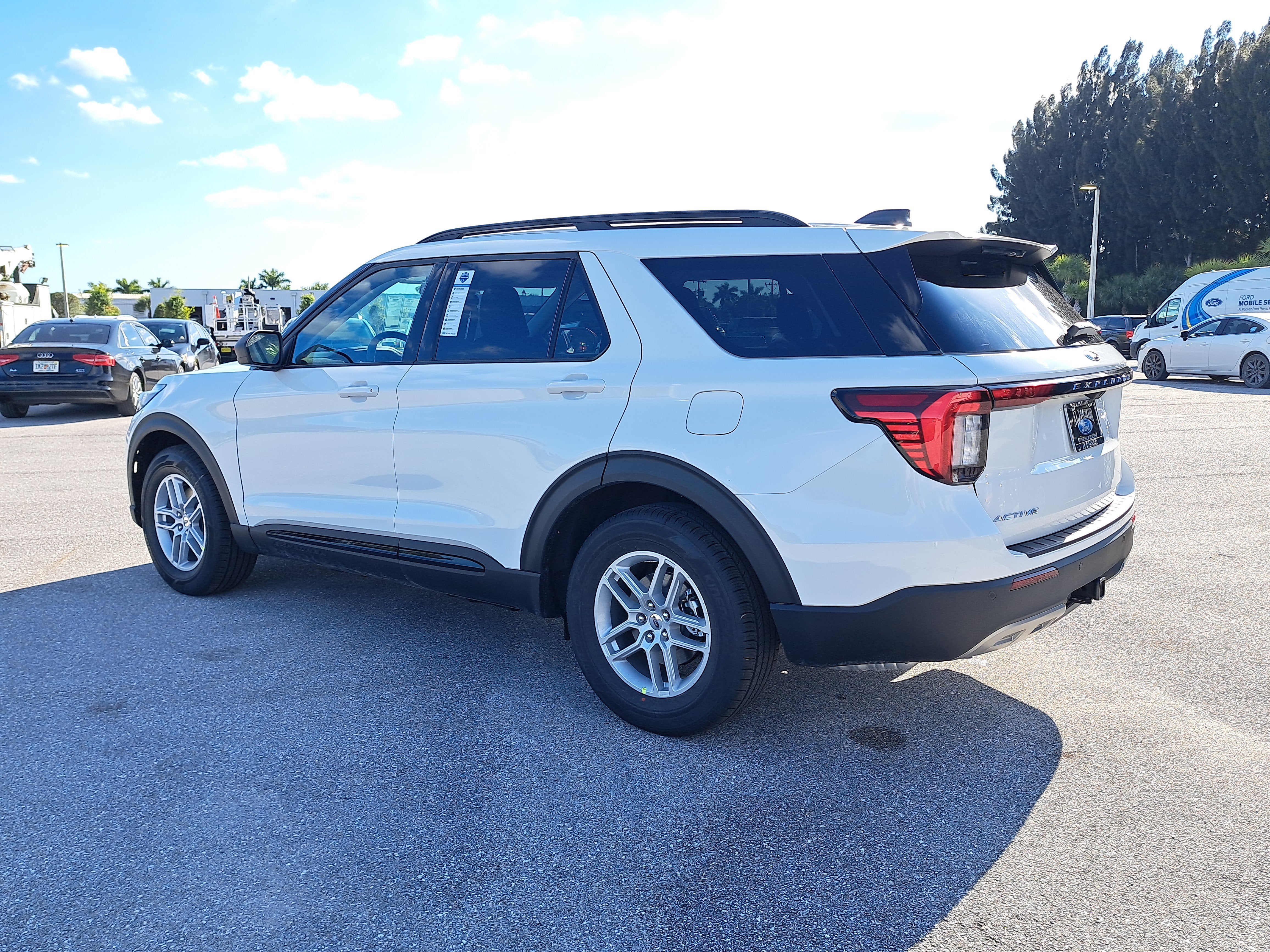 2026 Ford Explorer Active w/200A Pkg