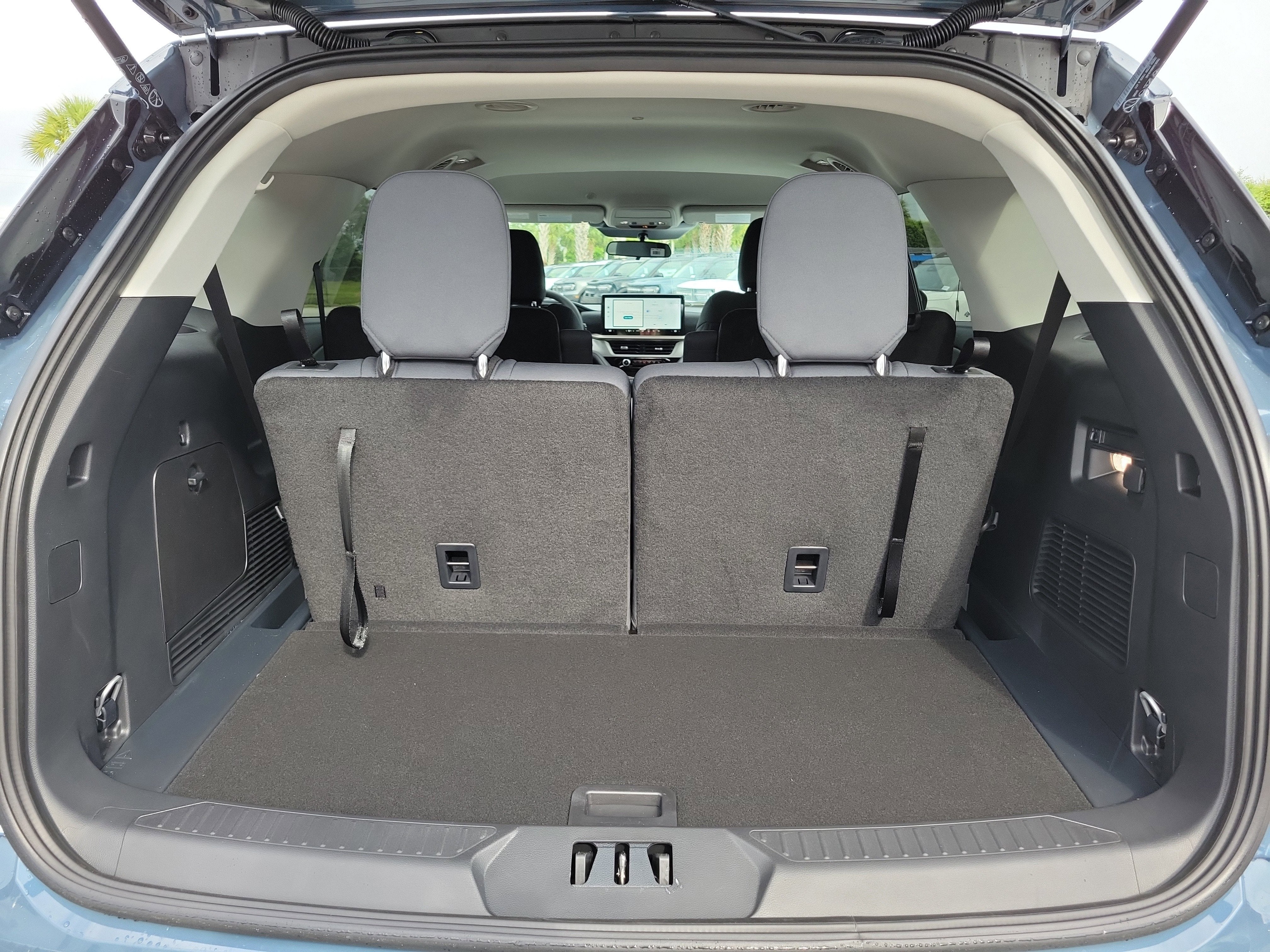 2026 Ford Explorer Active w/100A Pkg