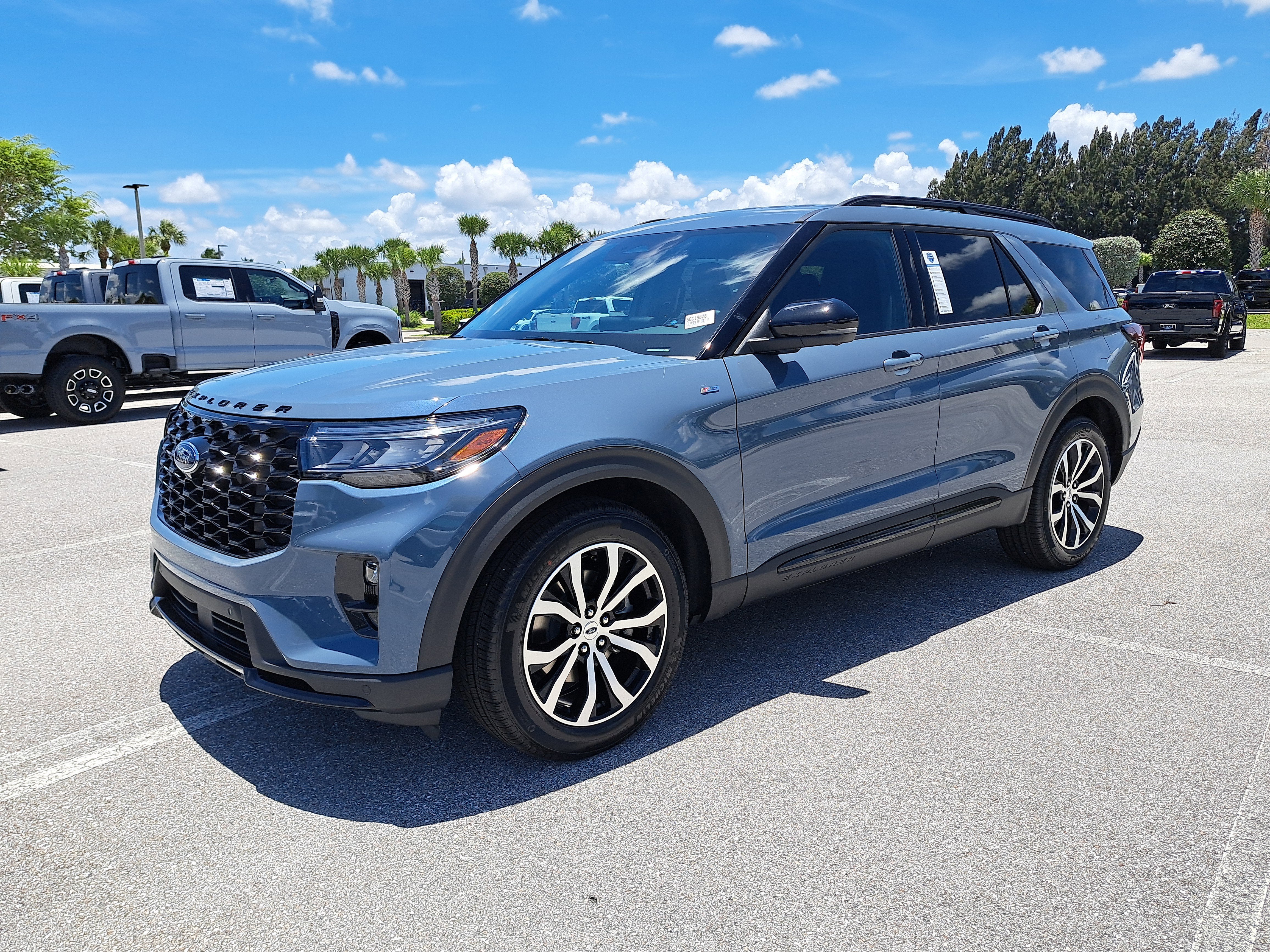 2025 Ford Explorer ST-Line