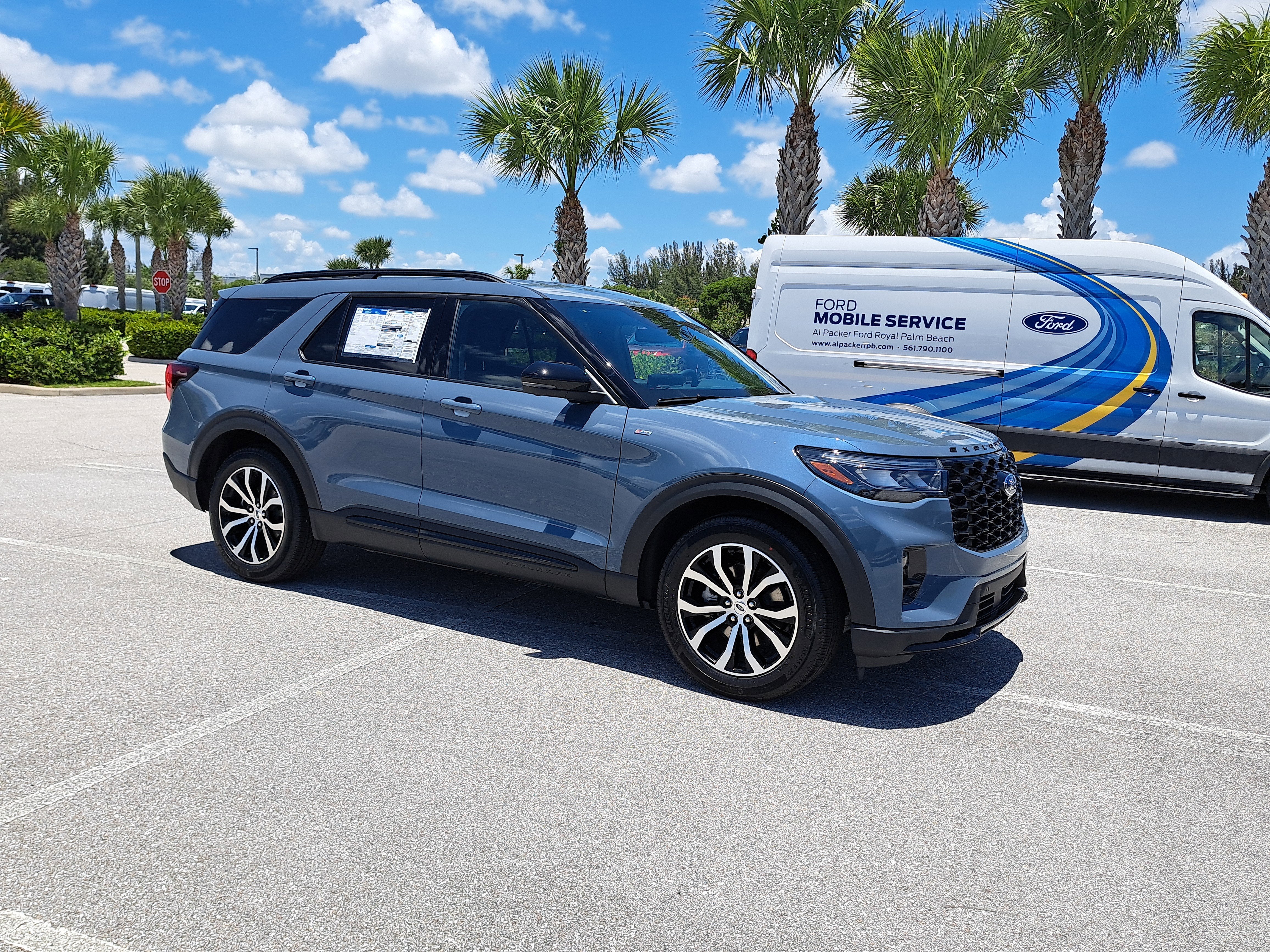 2025 Ford Explorer ST-Line