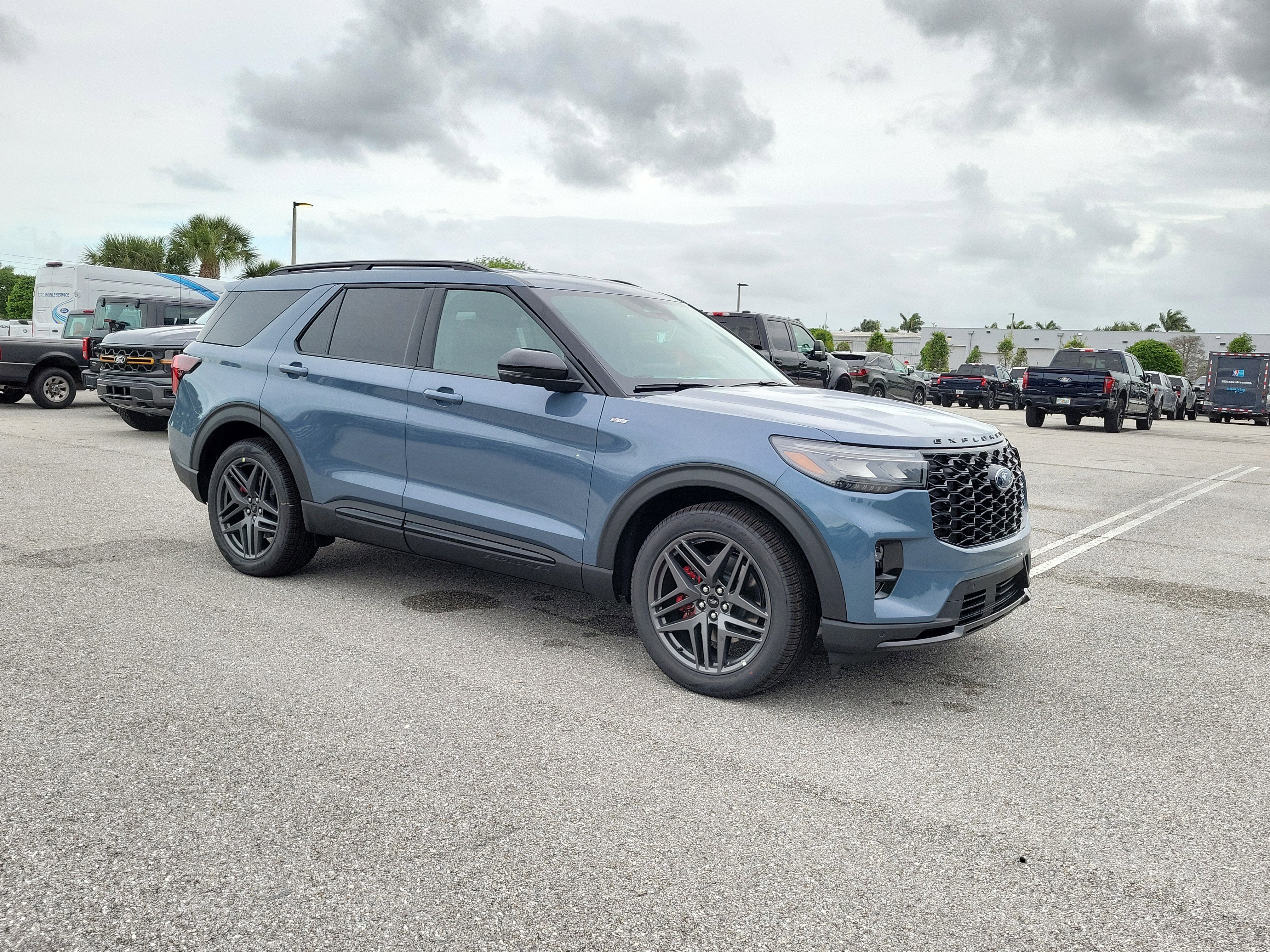 2026 Ford Explorer ST-Line