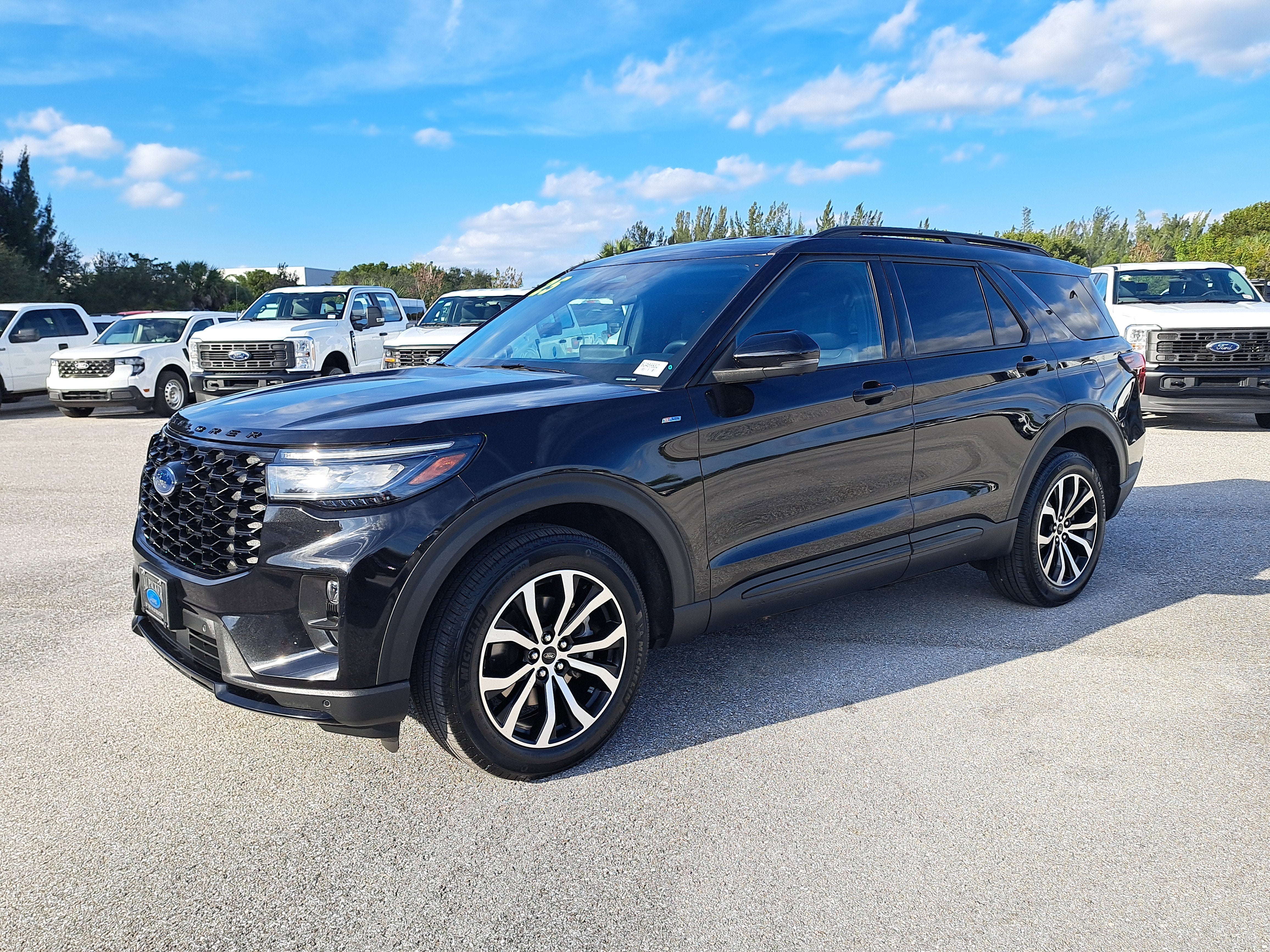 2025 Ford Explorer ST-Line