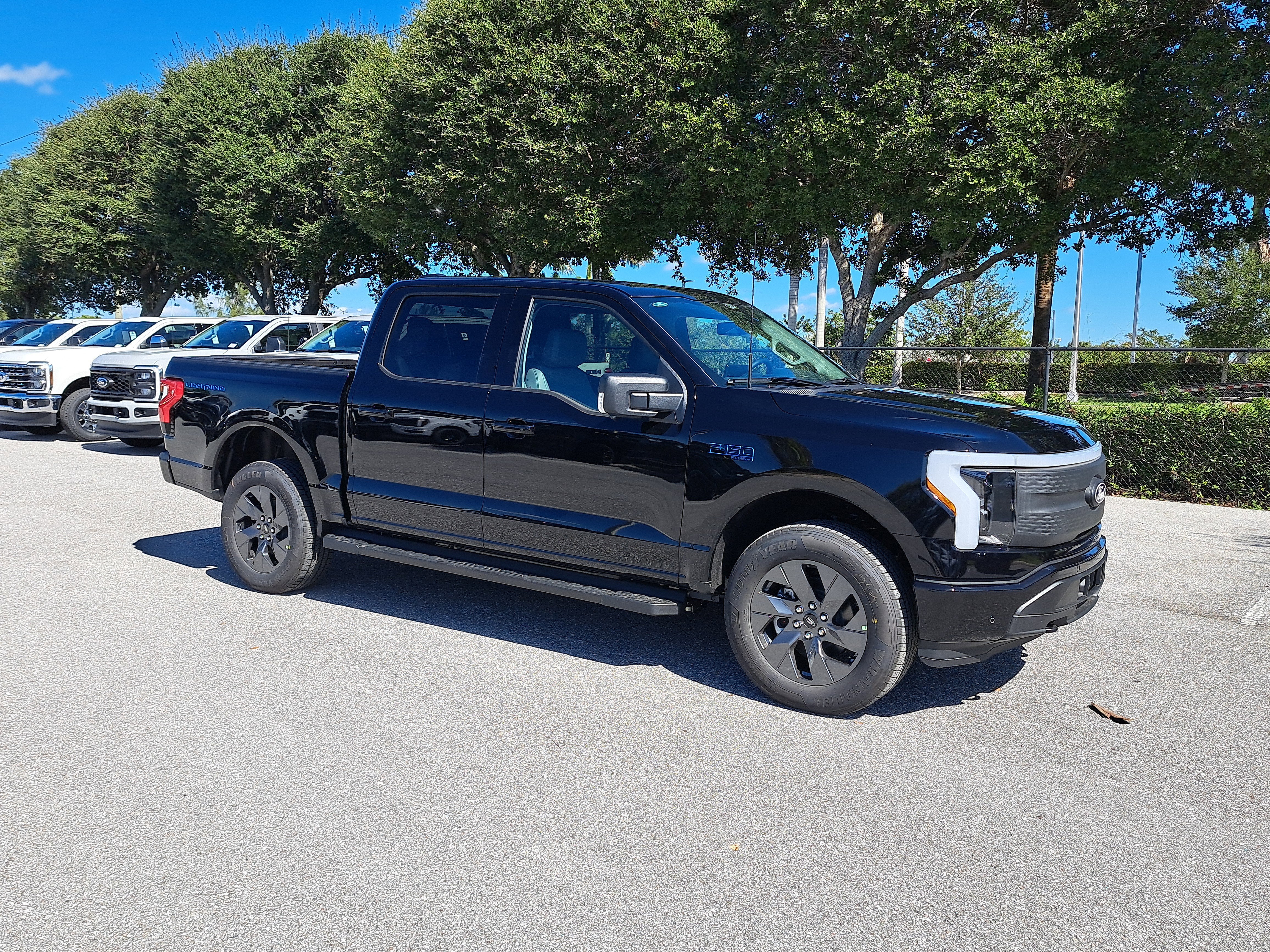 2025 Ford F-150 Lightning Flash
