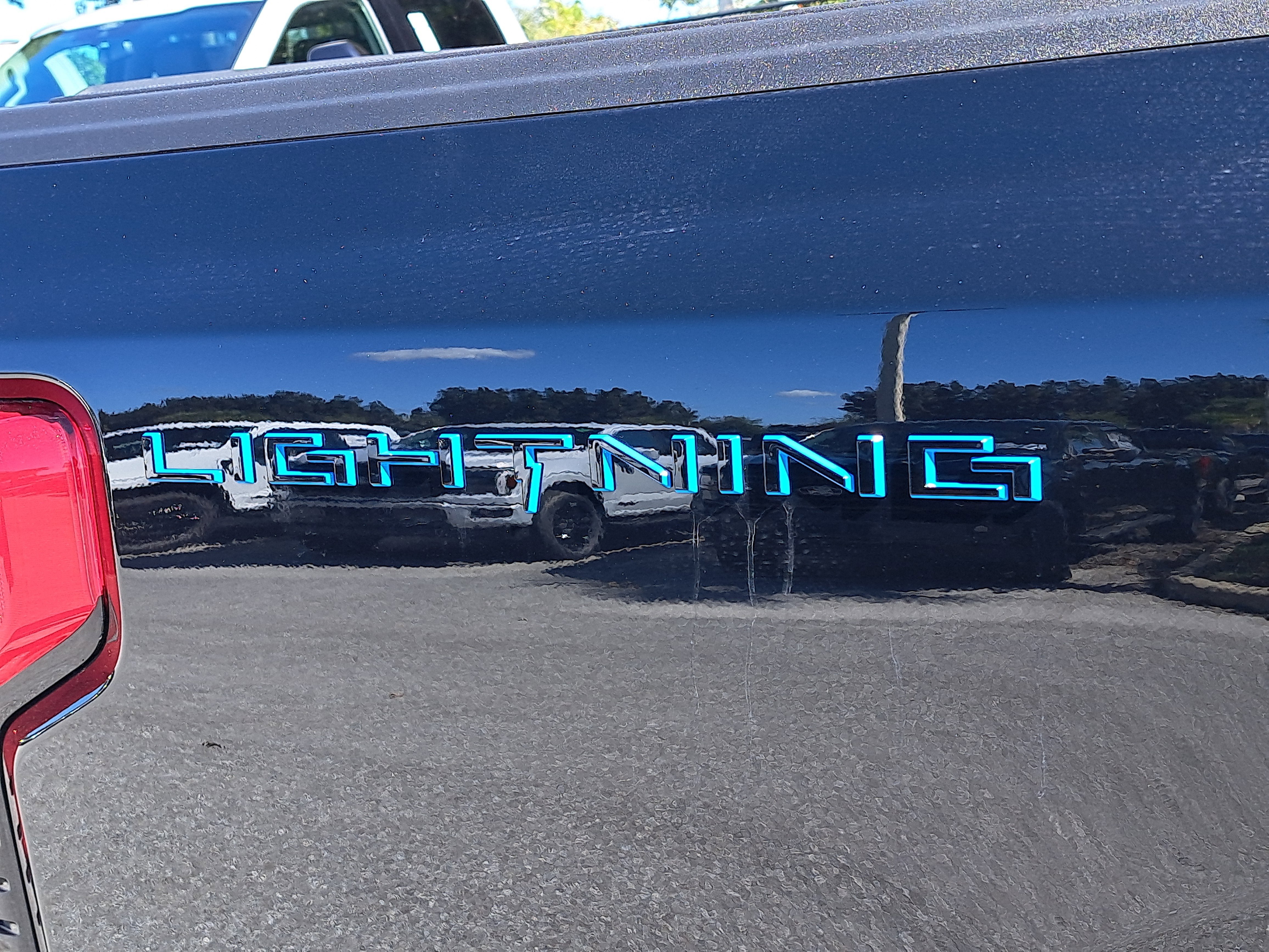 2025 Ford F-150 Lightning Flash