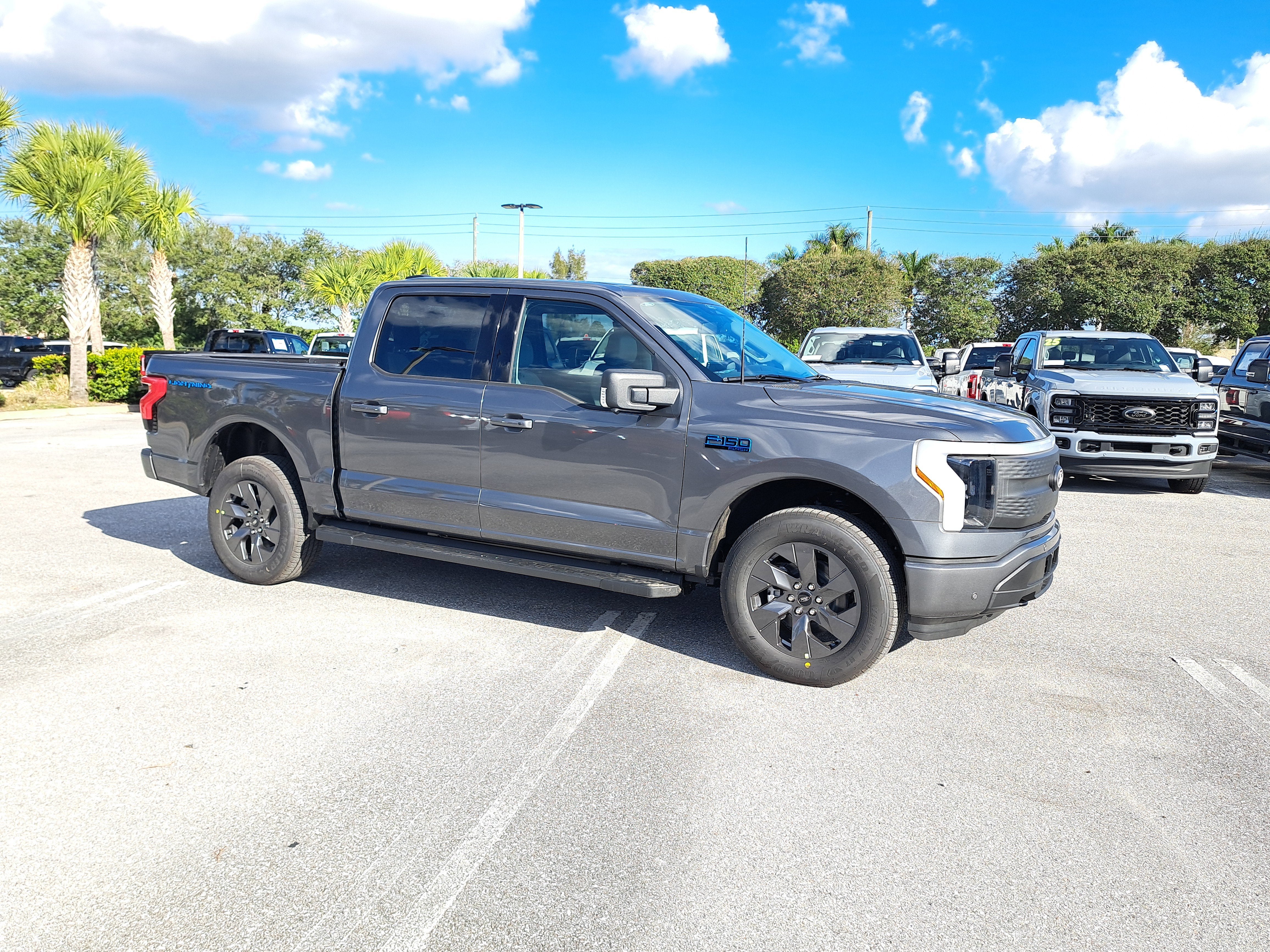 2025 Ford F-150 Lightning Flash