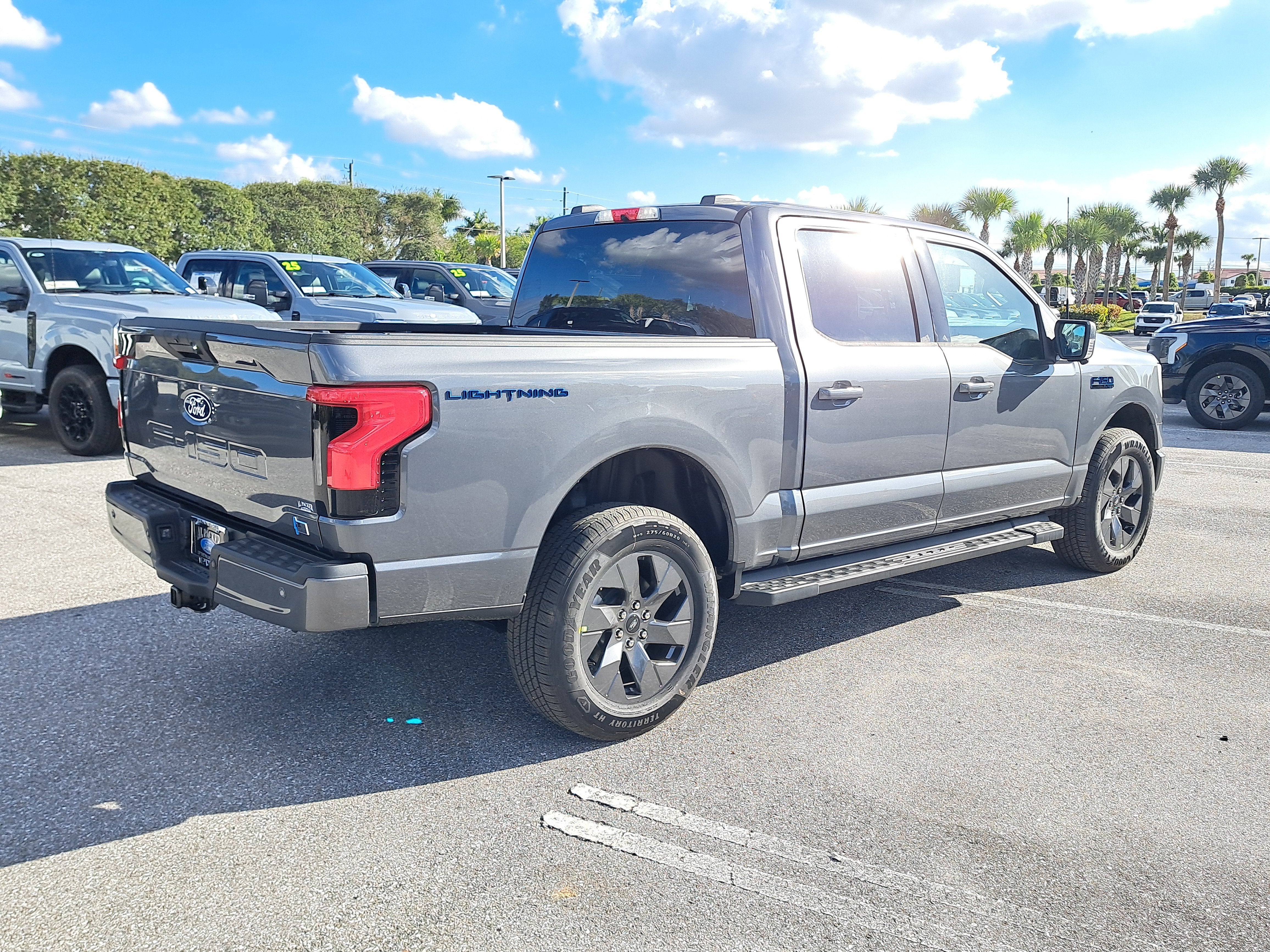 2025 Ford F-150 Lightning Flash