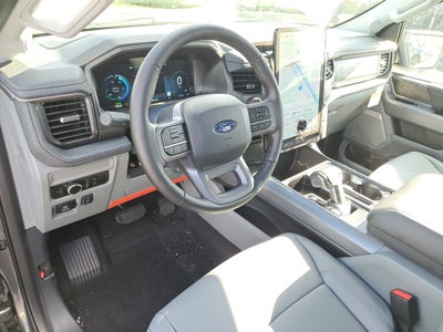 2025 Ford F-150 Lightning Flash