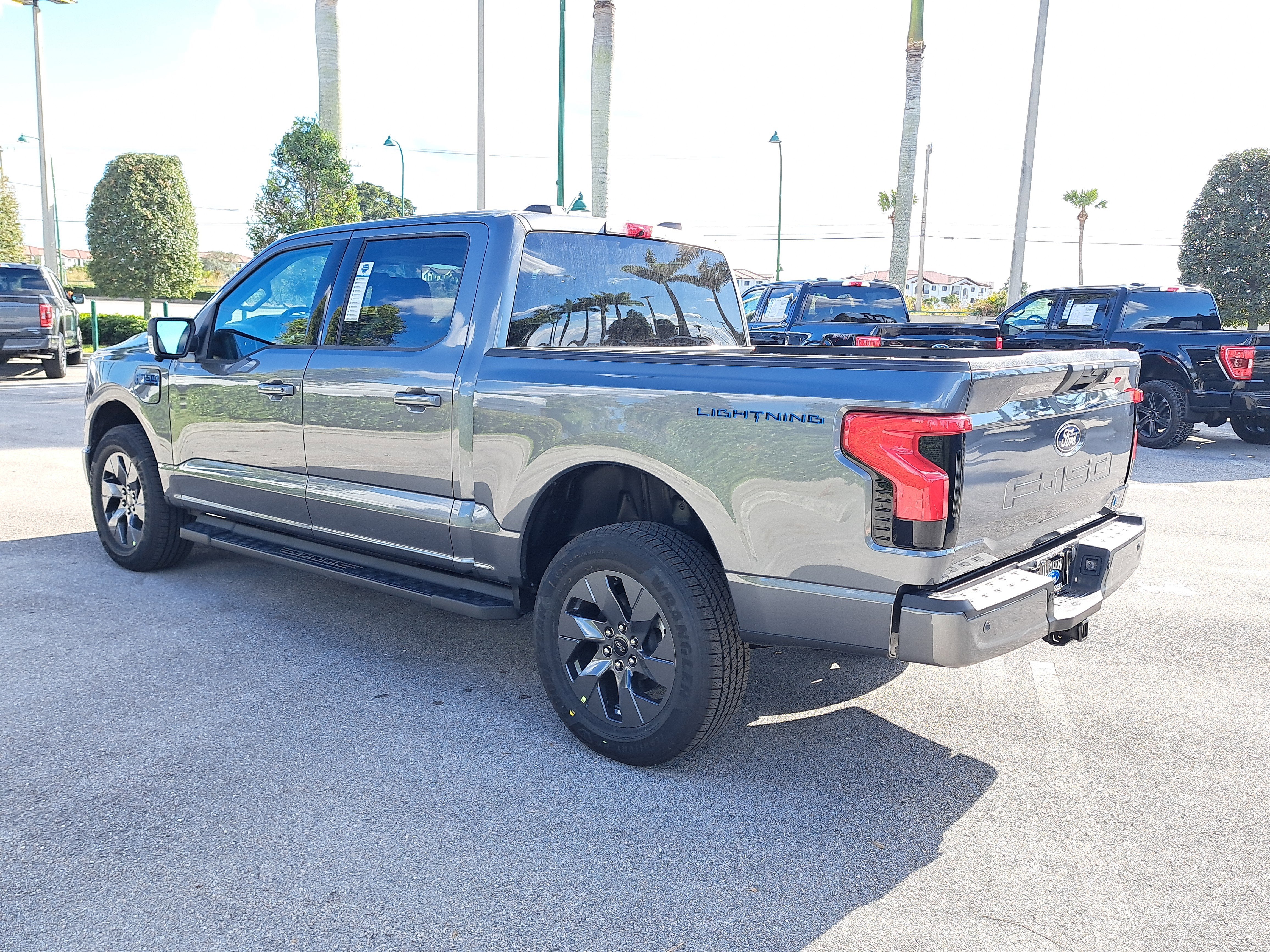2025 Ford F-150 Lightning Flash