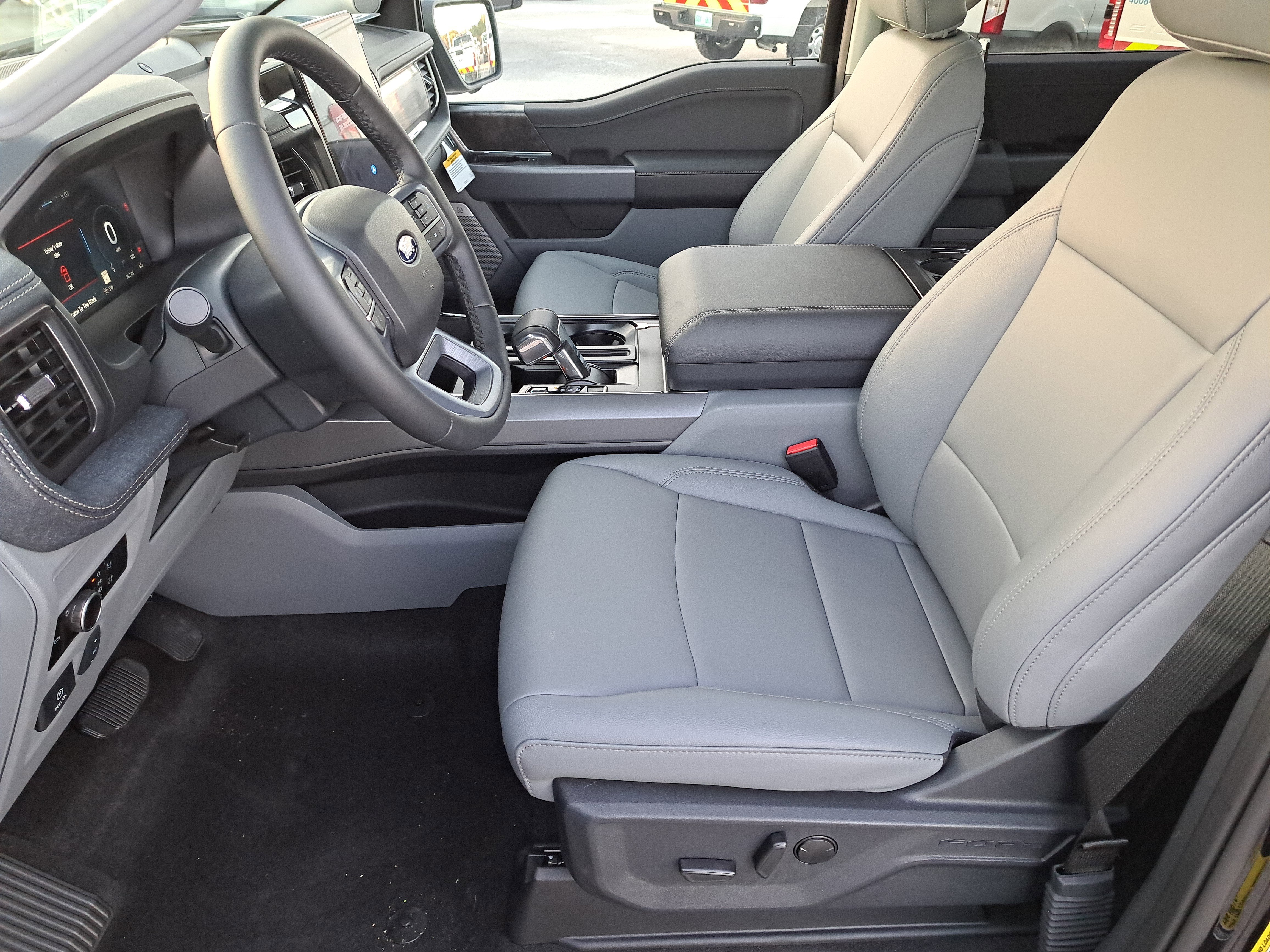 2025 Ford F-150 Lightning Flash