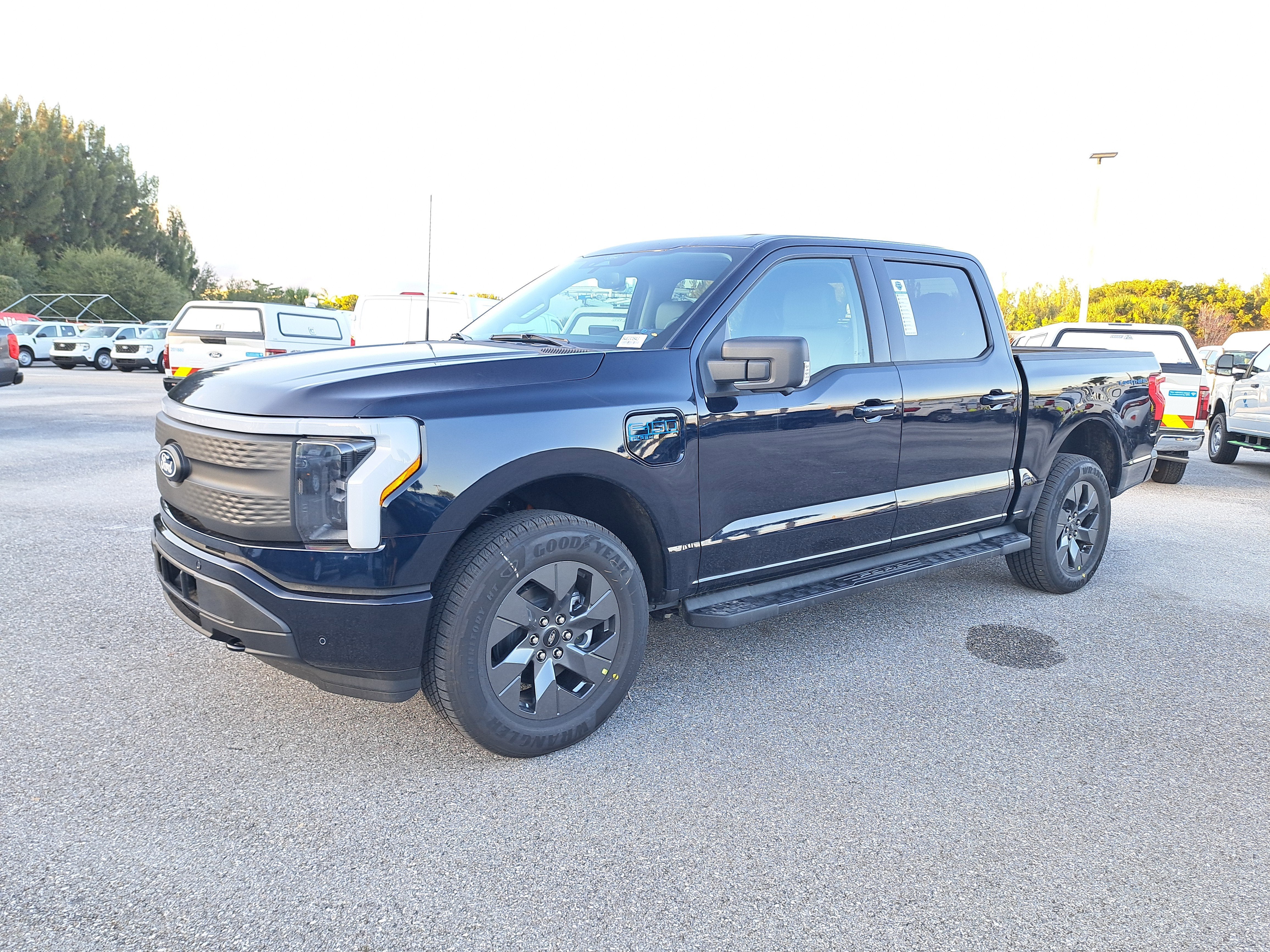 2025 Ford F-150 Lightning Flash