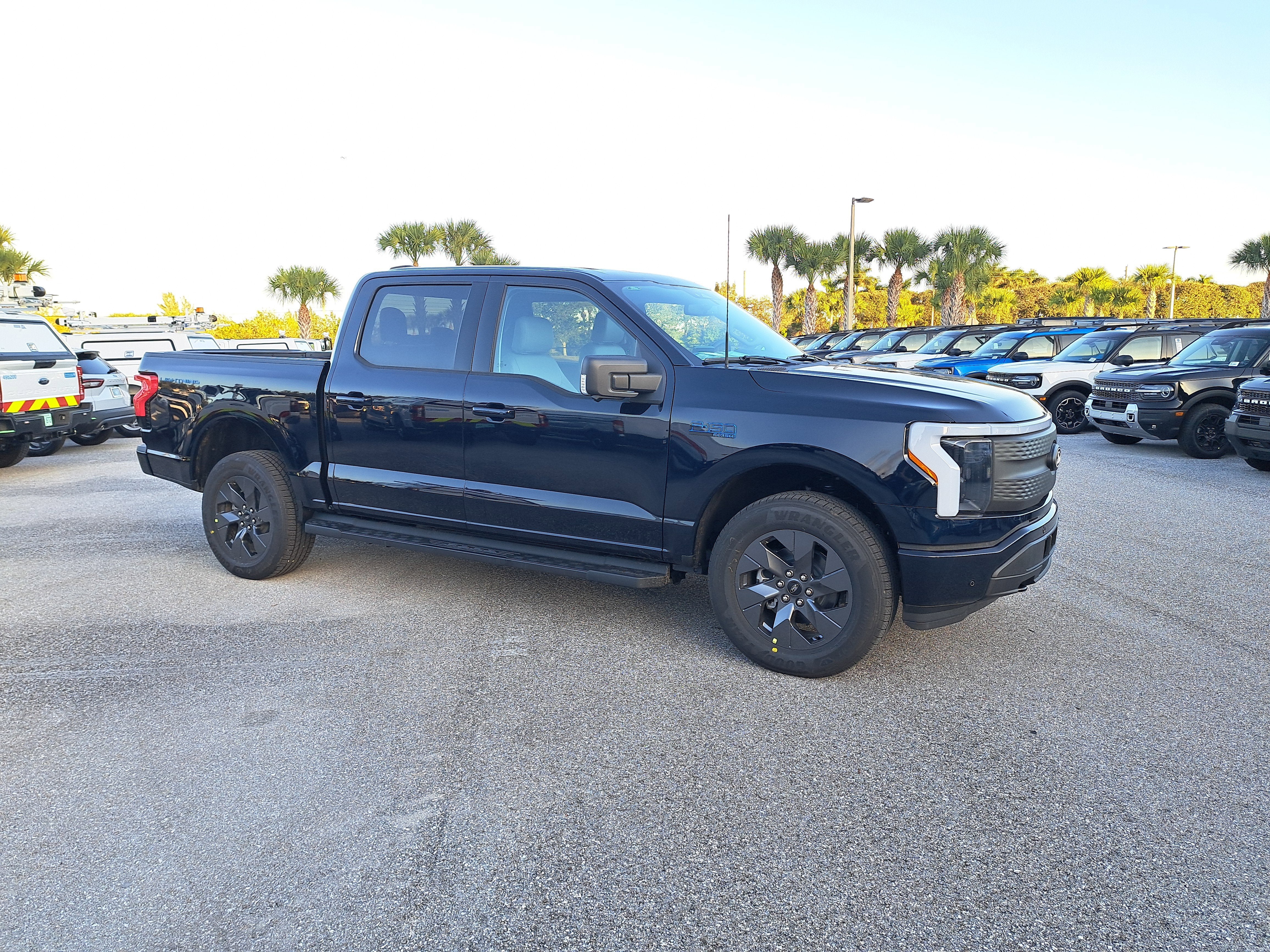 2025 Ford F-150 Lightning Flash